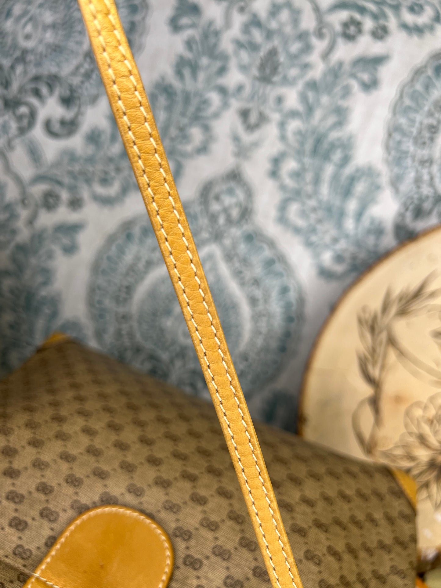 Micro Gucci Tan Vintage Crossbody