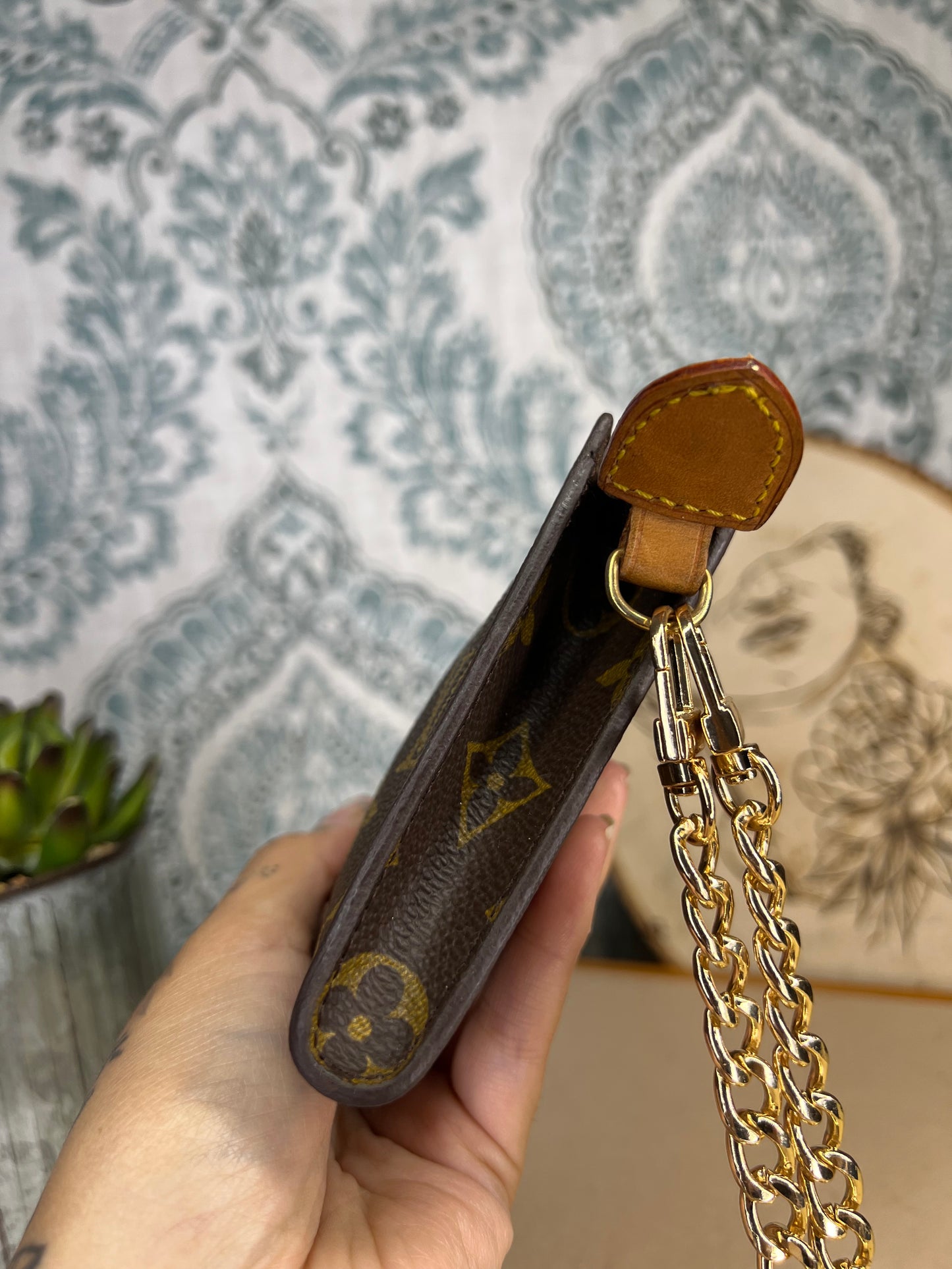 Louis Vuitton Bucket GM Pouch