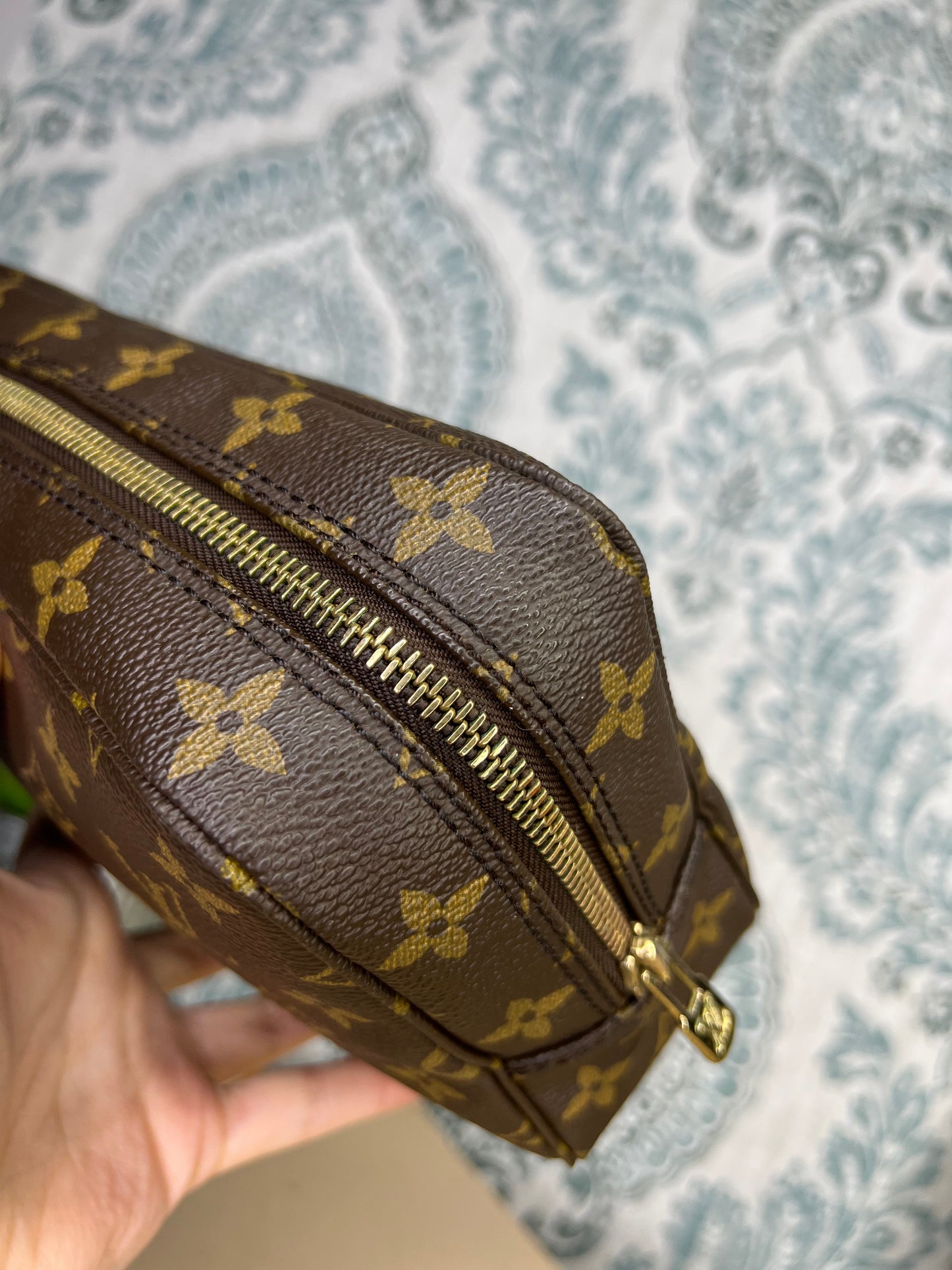 Louis Vuitton Trousse 23