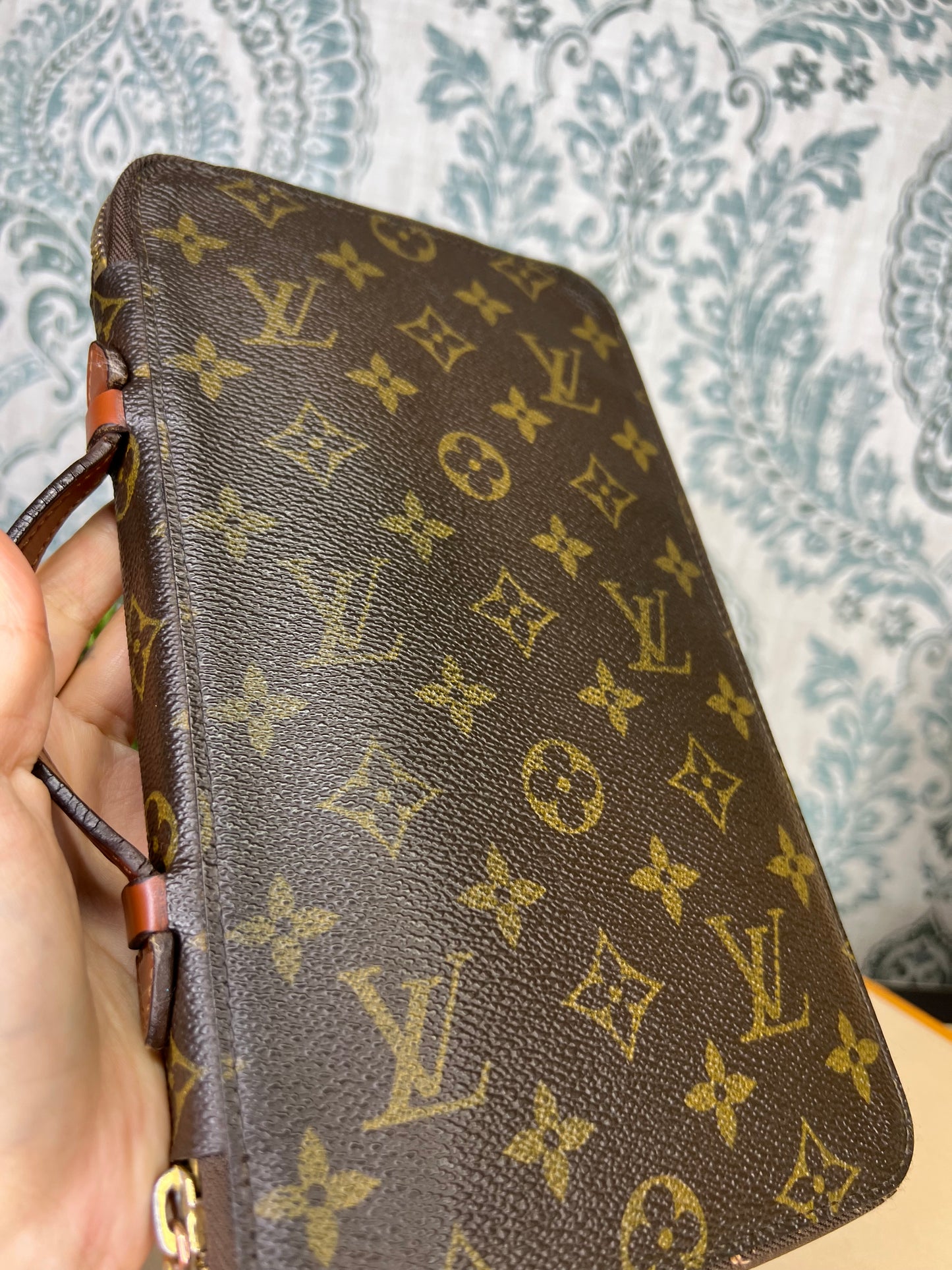 Escapade Travel Organizer