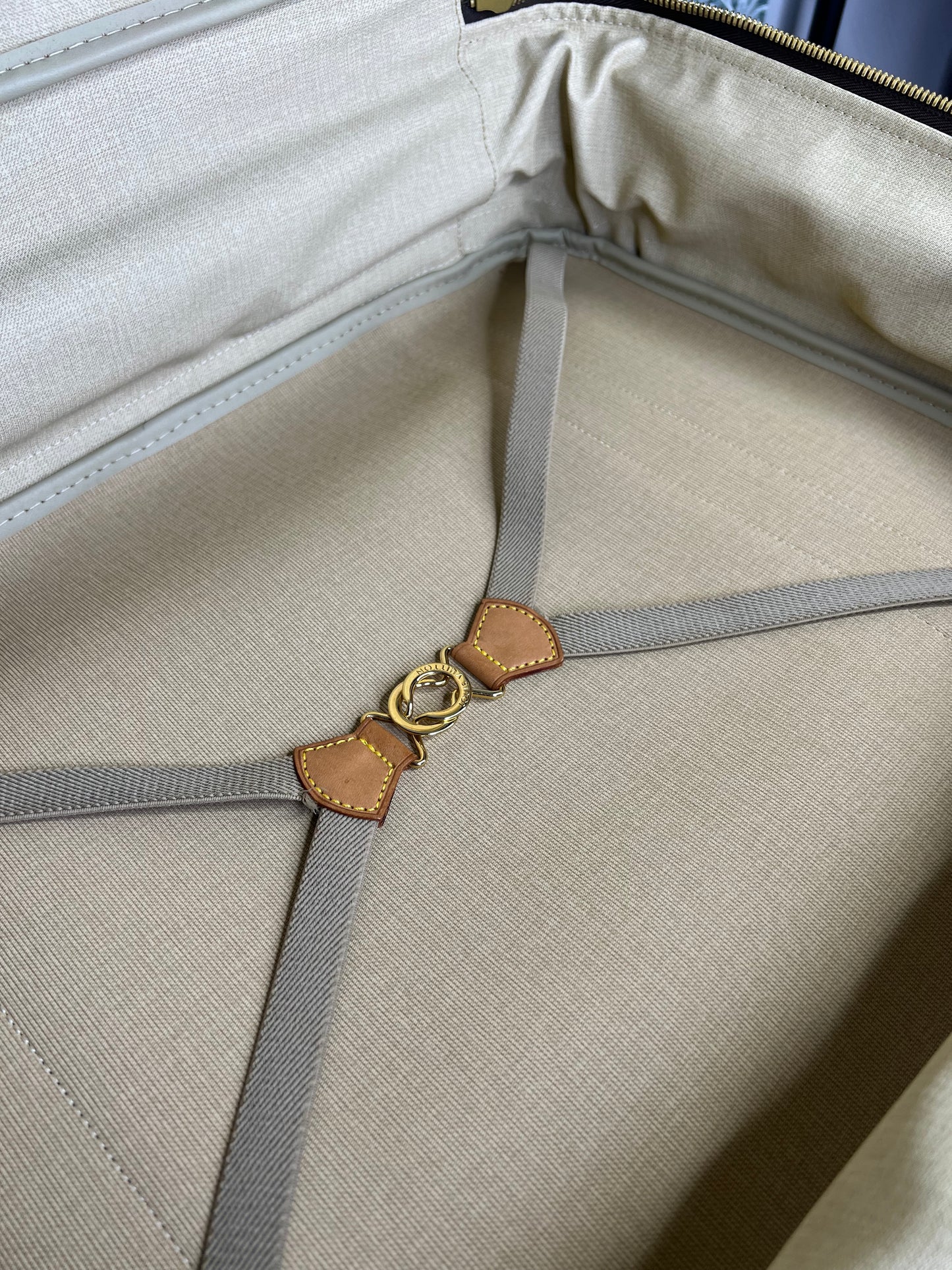 Satellite 53 Suit Case
