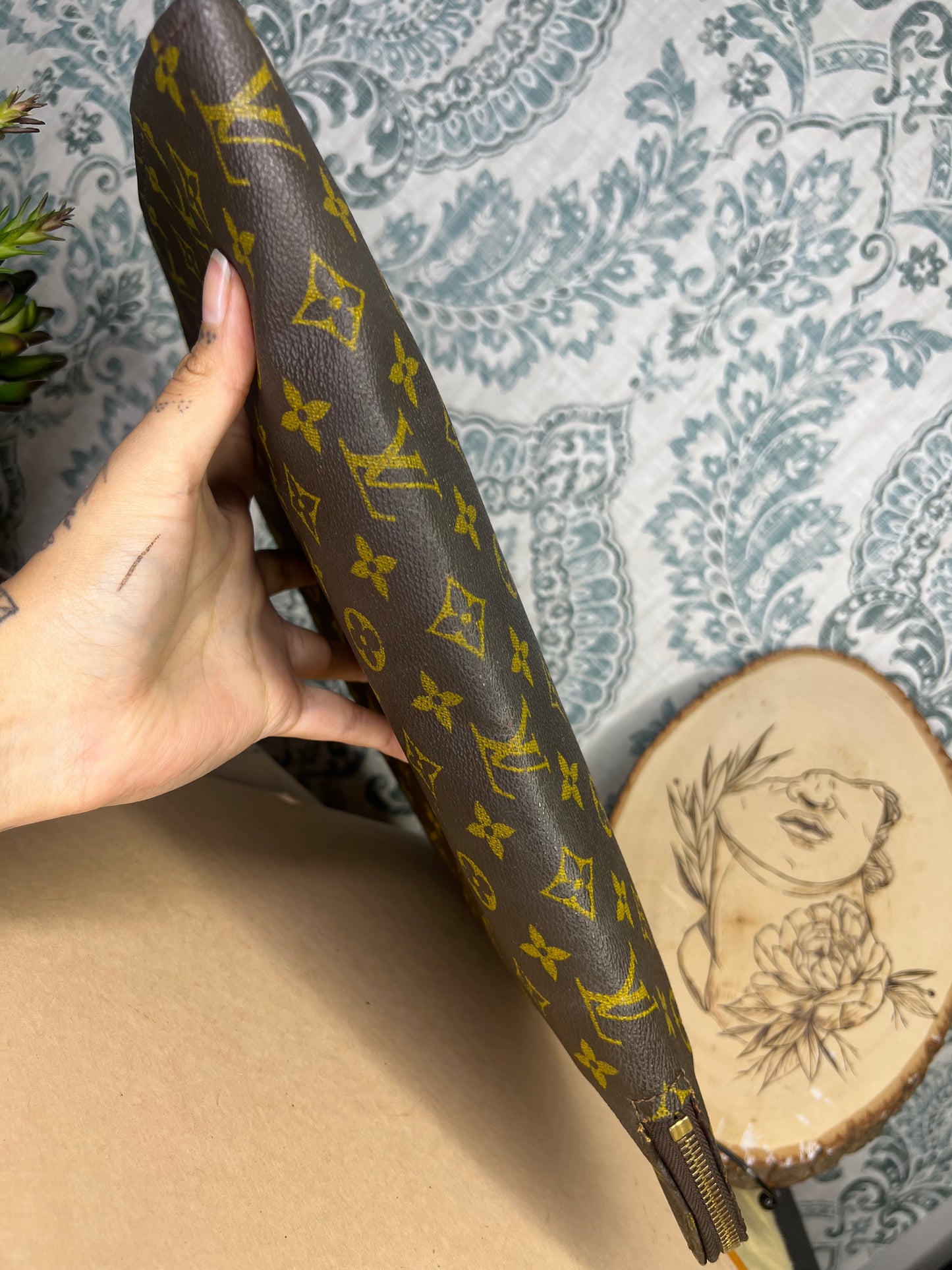 Louis Vuitton Poche Documents