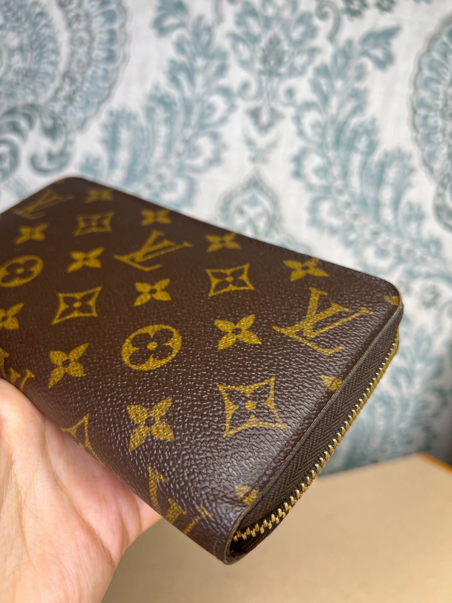 Louis Vuitton Zippy Wallet