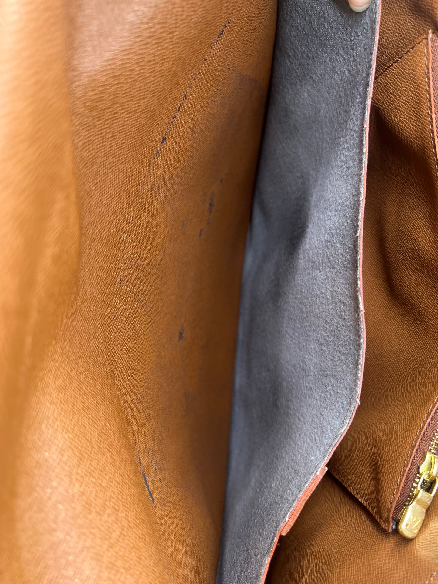 Louis Vuitton Porte Documents Bandouliere