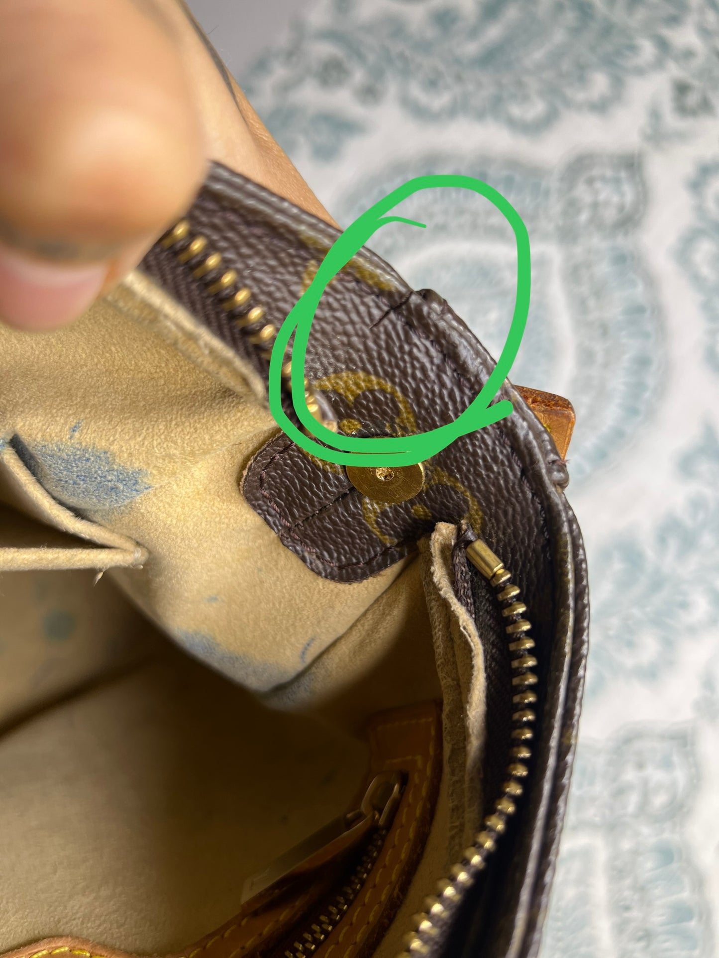 Louis Vuitton Looping MM