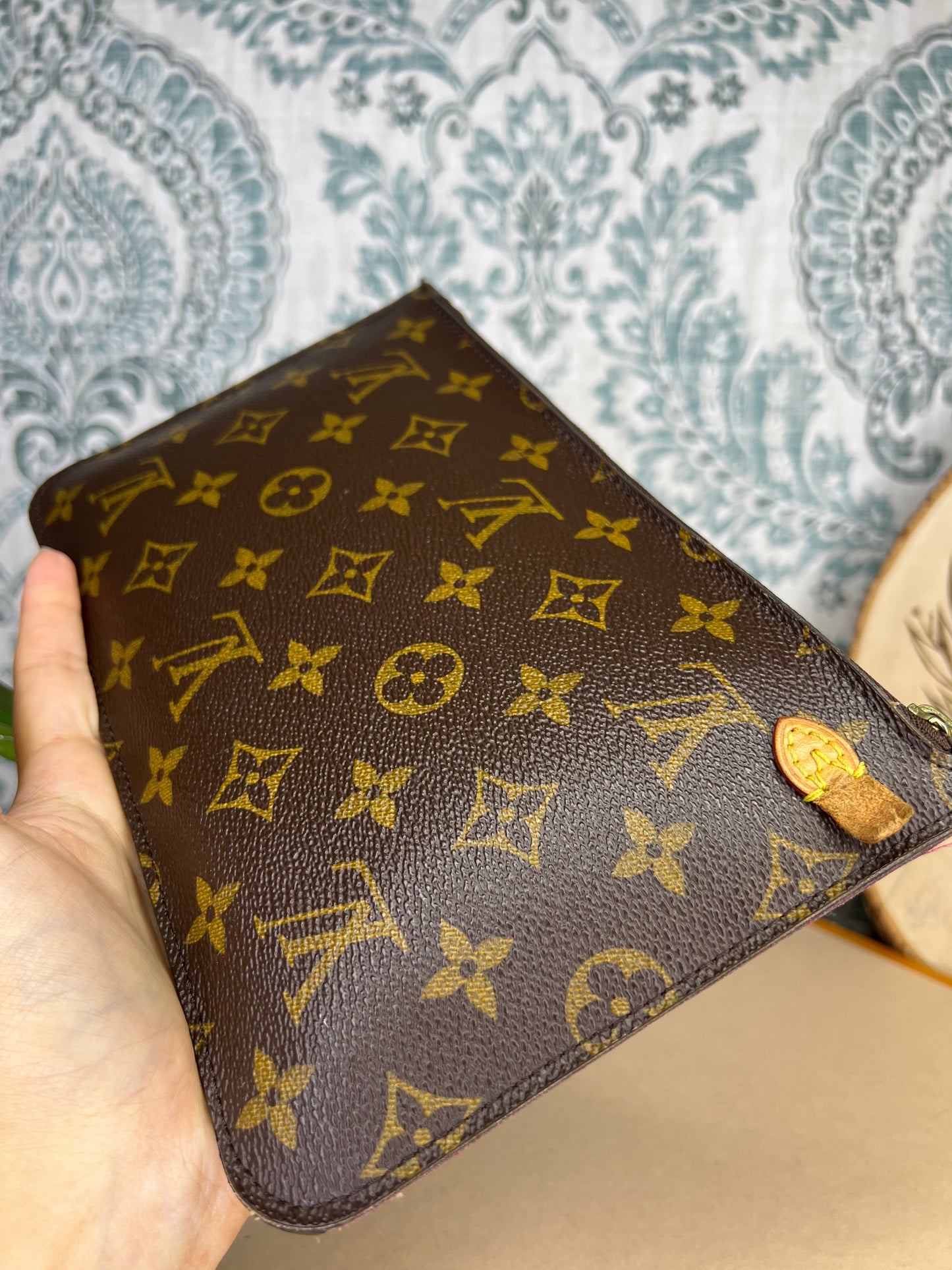 Louis Vuitton Neverfull Pouch Pivoine