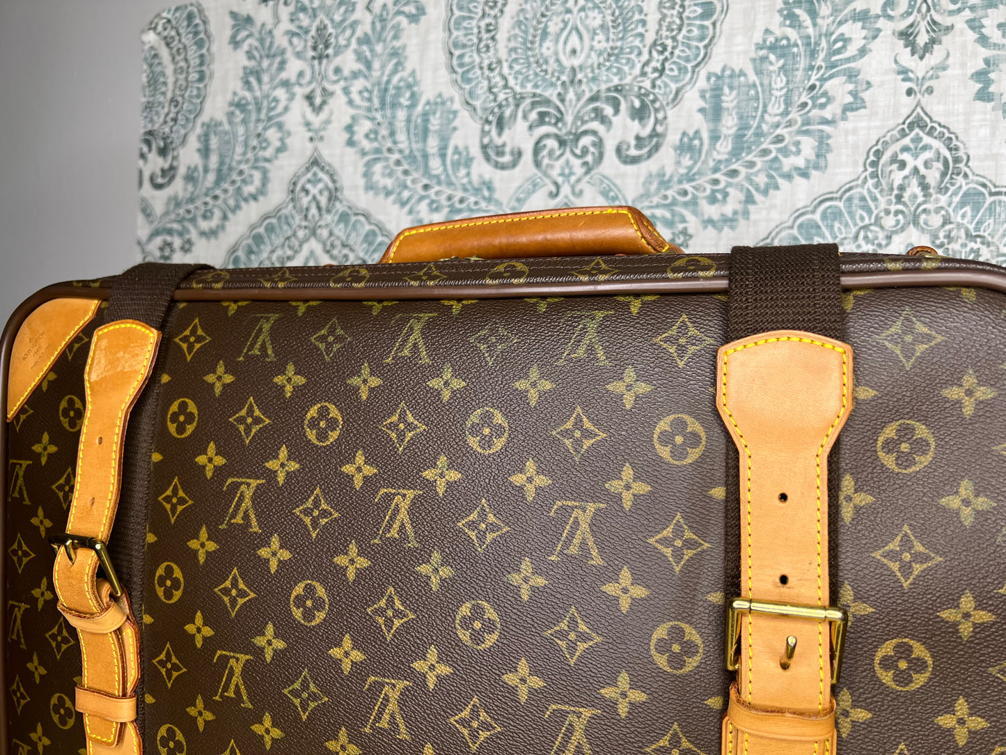Satellite 53 Suit Case