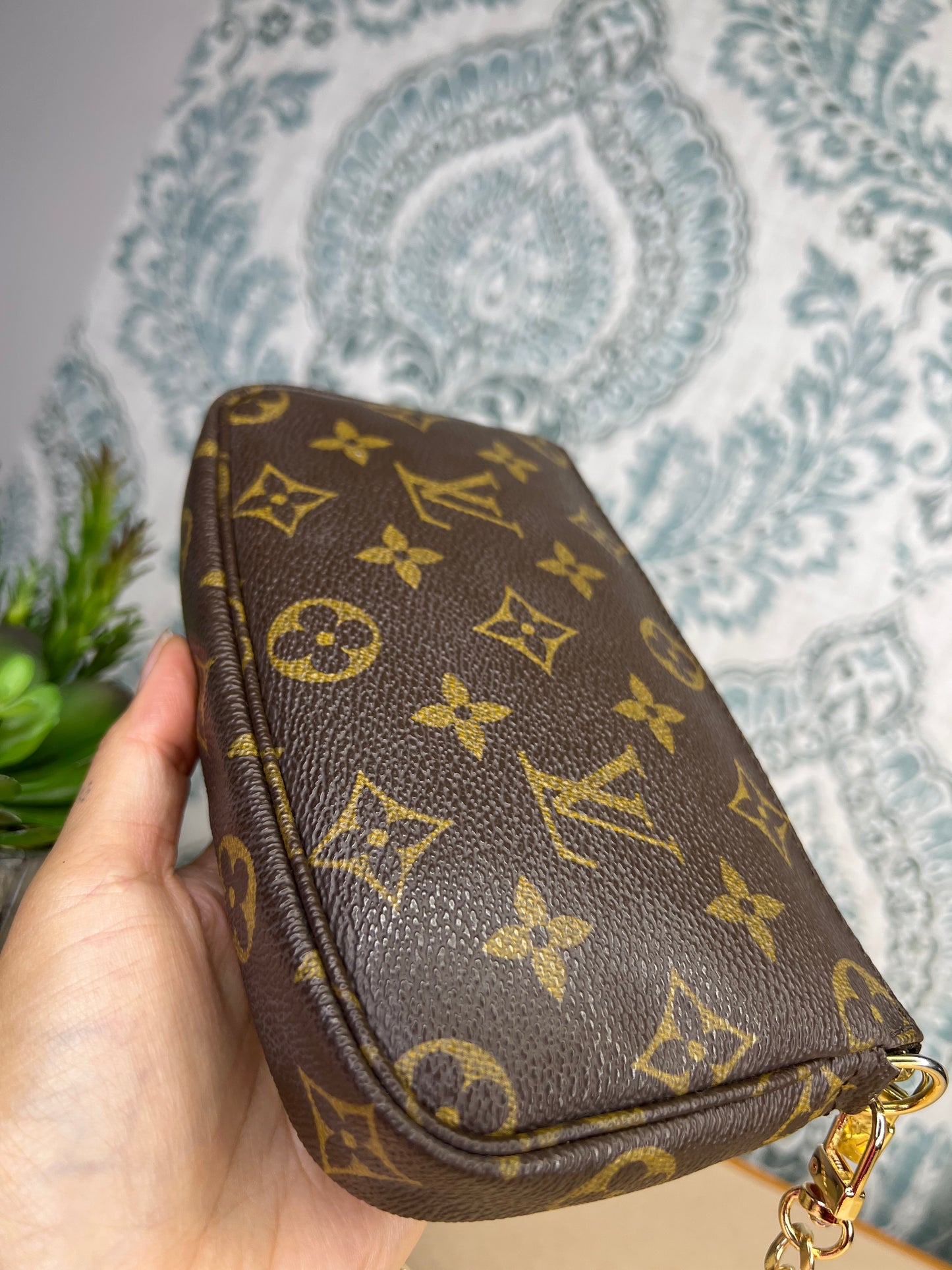 Louis Vuitton Bucket Pochette #1
