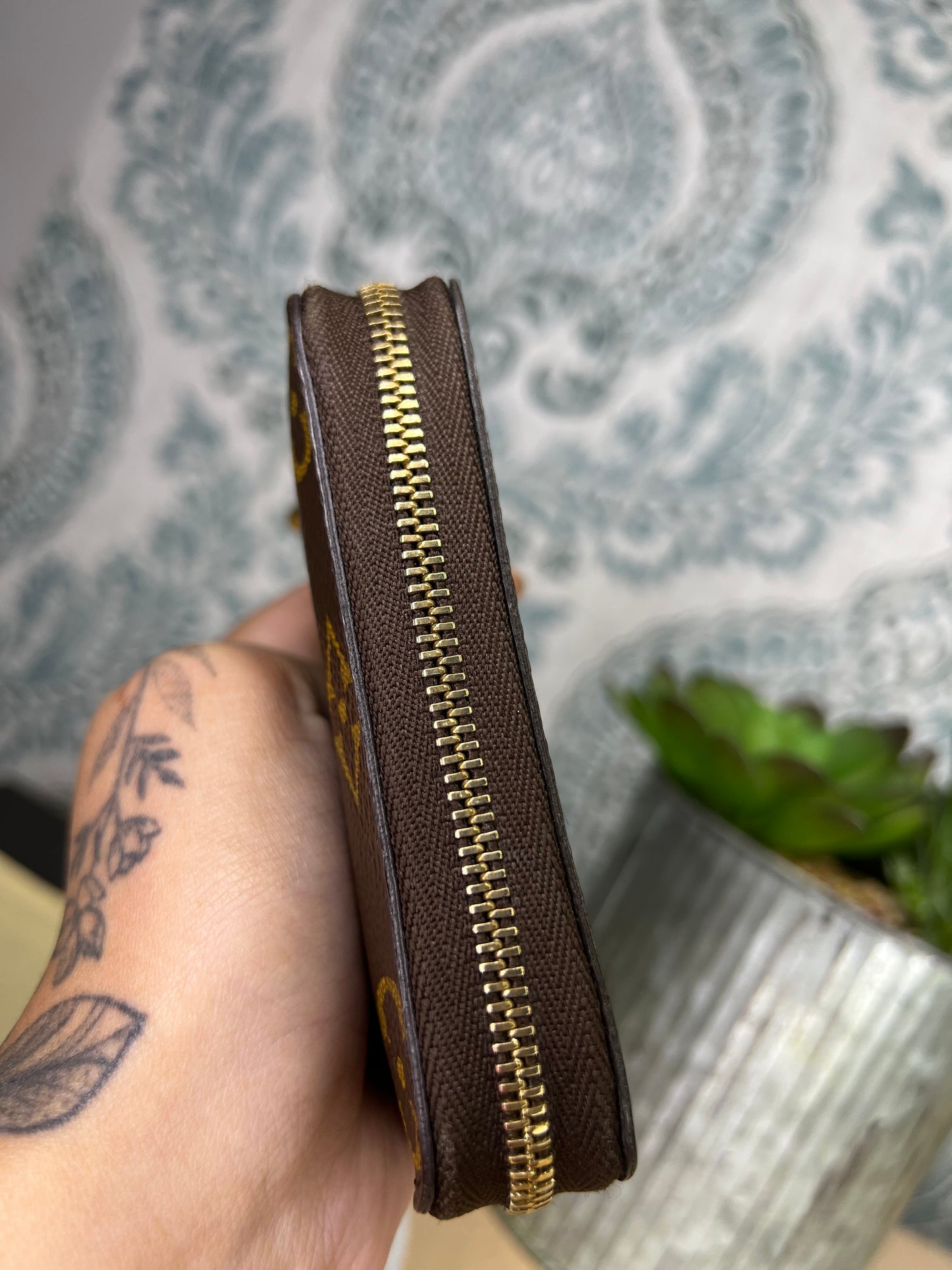 Louis Vuitton Zippy Coin Purse / Compact Wallet