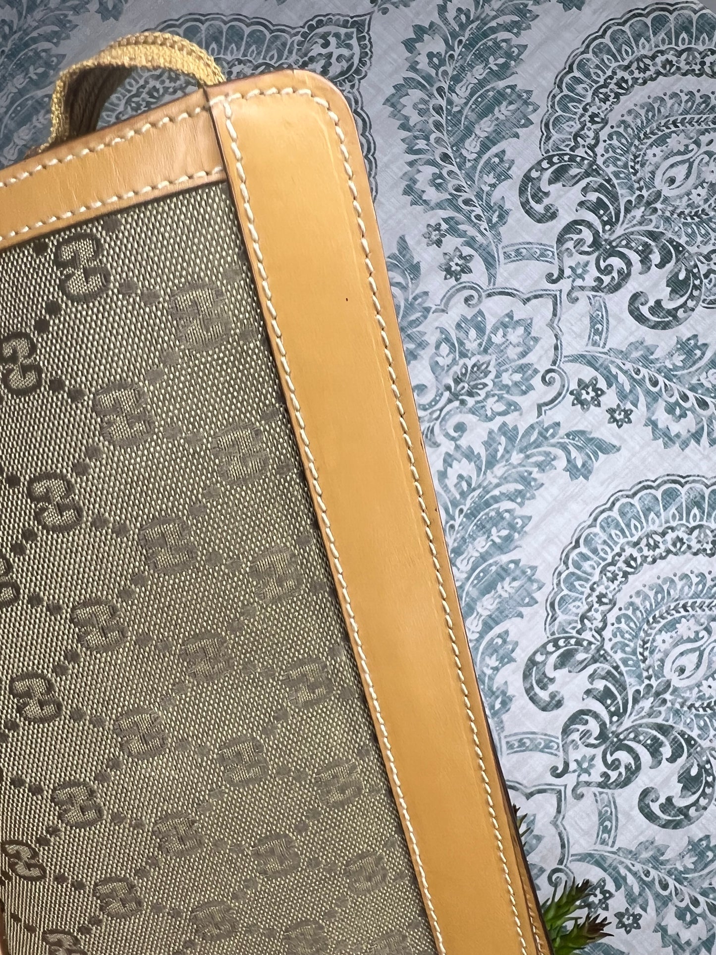Gucci Tan Vintage Clutch