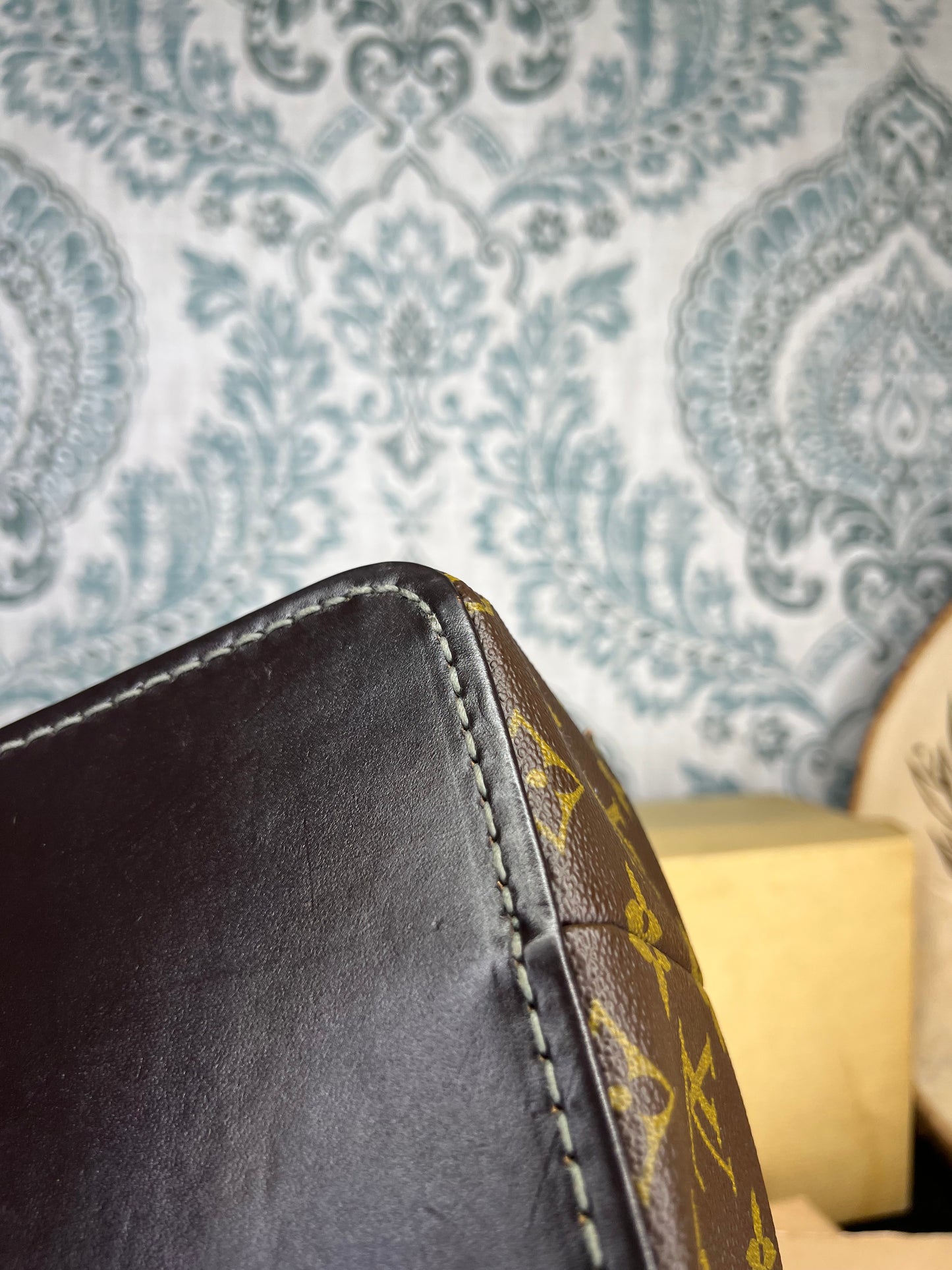 Louis Vuitton Toiletry / Dopp Kit