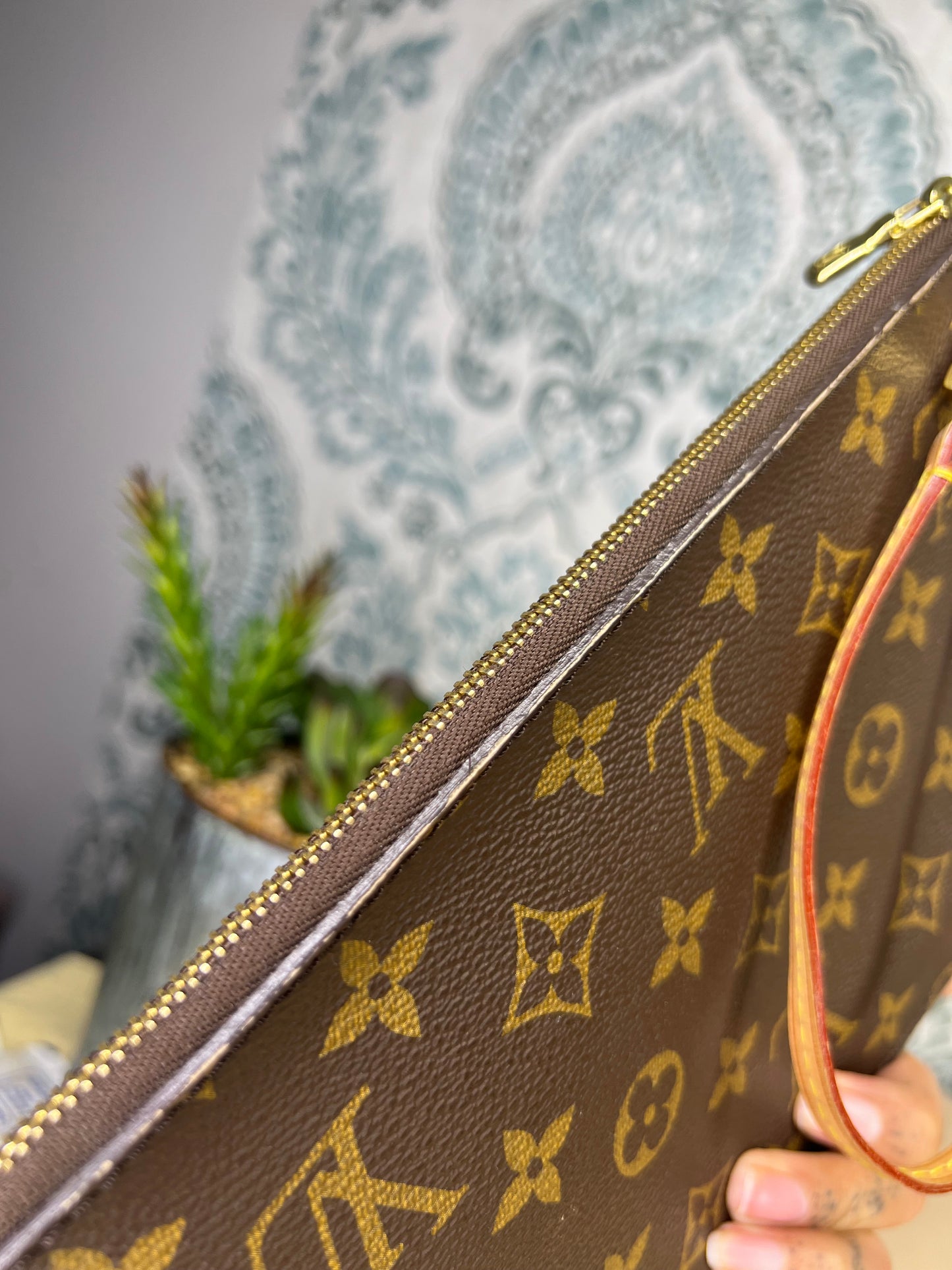 Louis Vuitton Neverfull MM Pochette