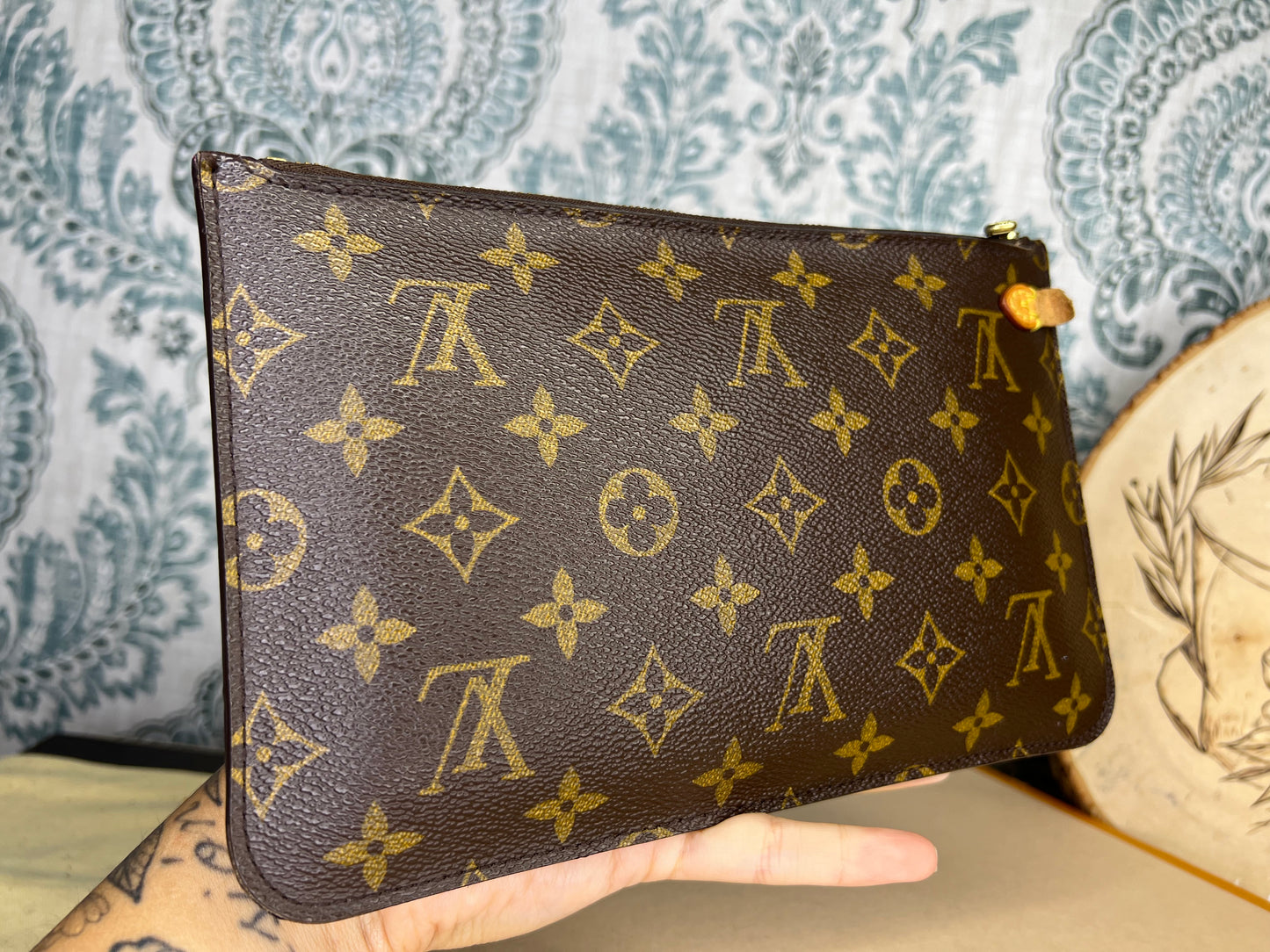 Louis Vuitton Neverfull Pouch Pivoine