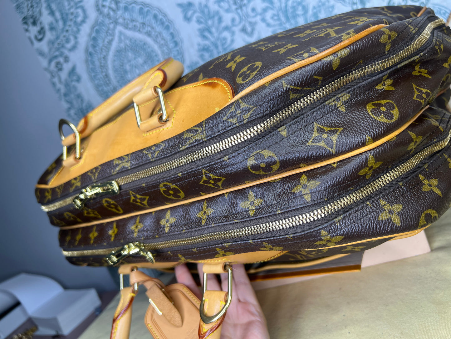 Louis Vuitton Alize 24