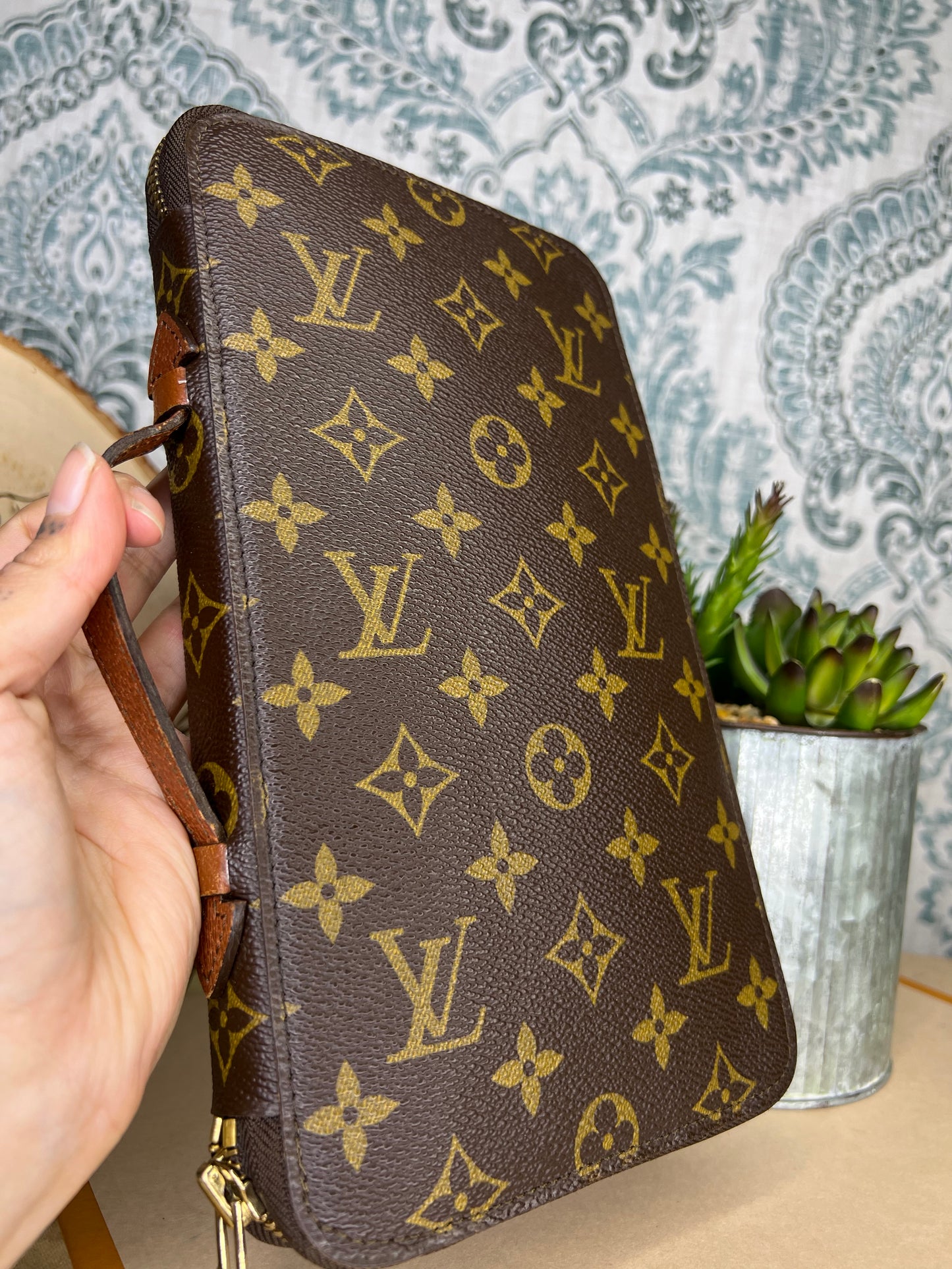 Escapade Travel Organizer Wallet