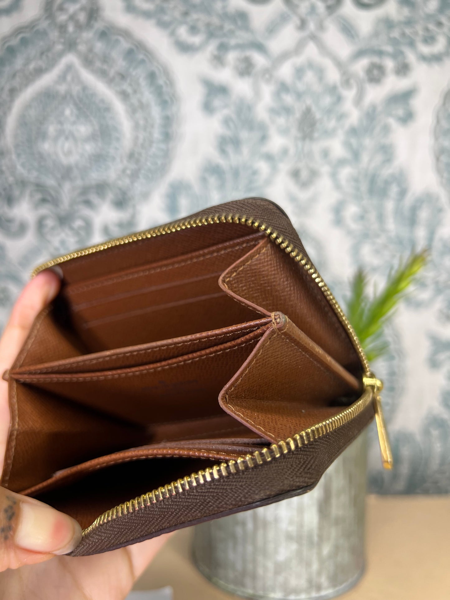 Louis Vuitton Zippy Coin Purse / Compact Wallet
