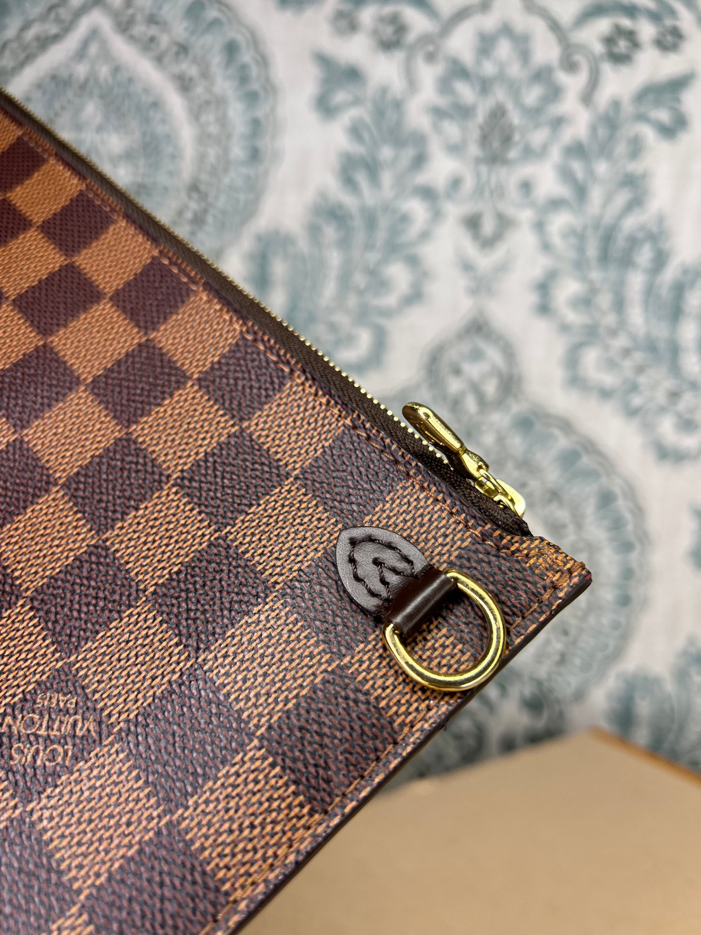 Louis Vuitton Neverfull Pochette Pouch Damier Ebene