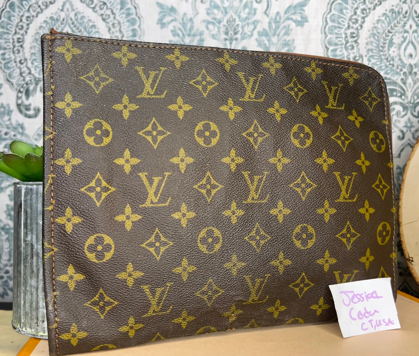 Louis Vuitton Poche Documents PM