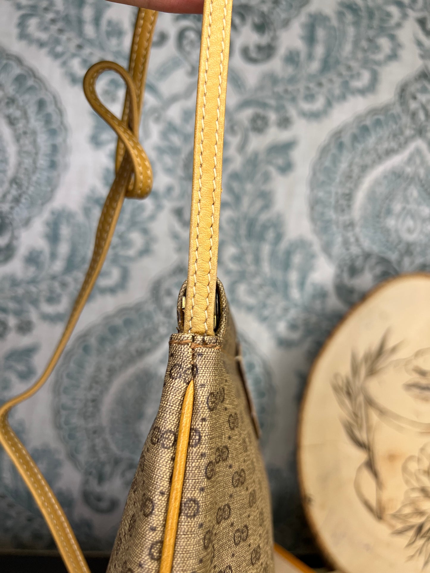Micro Gucci Tan Vintage Crossbody