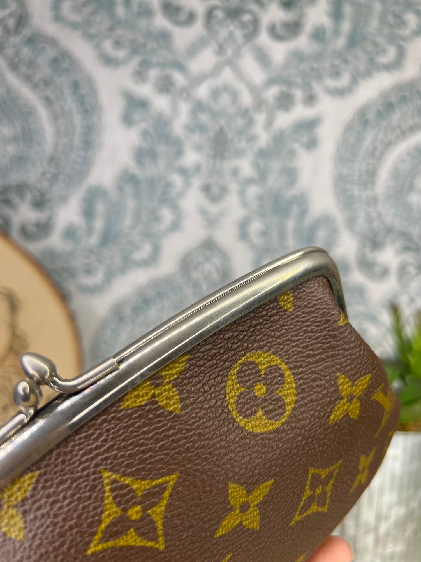 French Company Kisslock Pouch