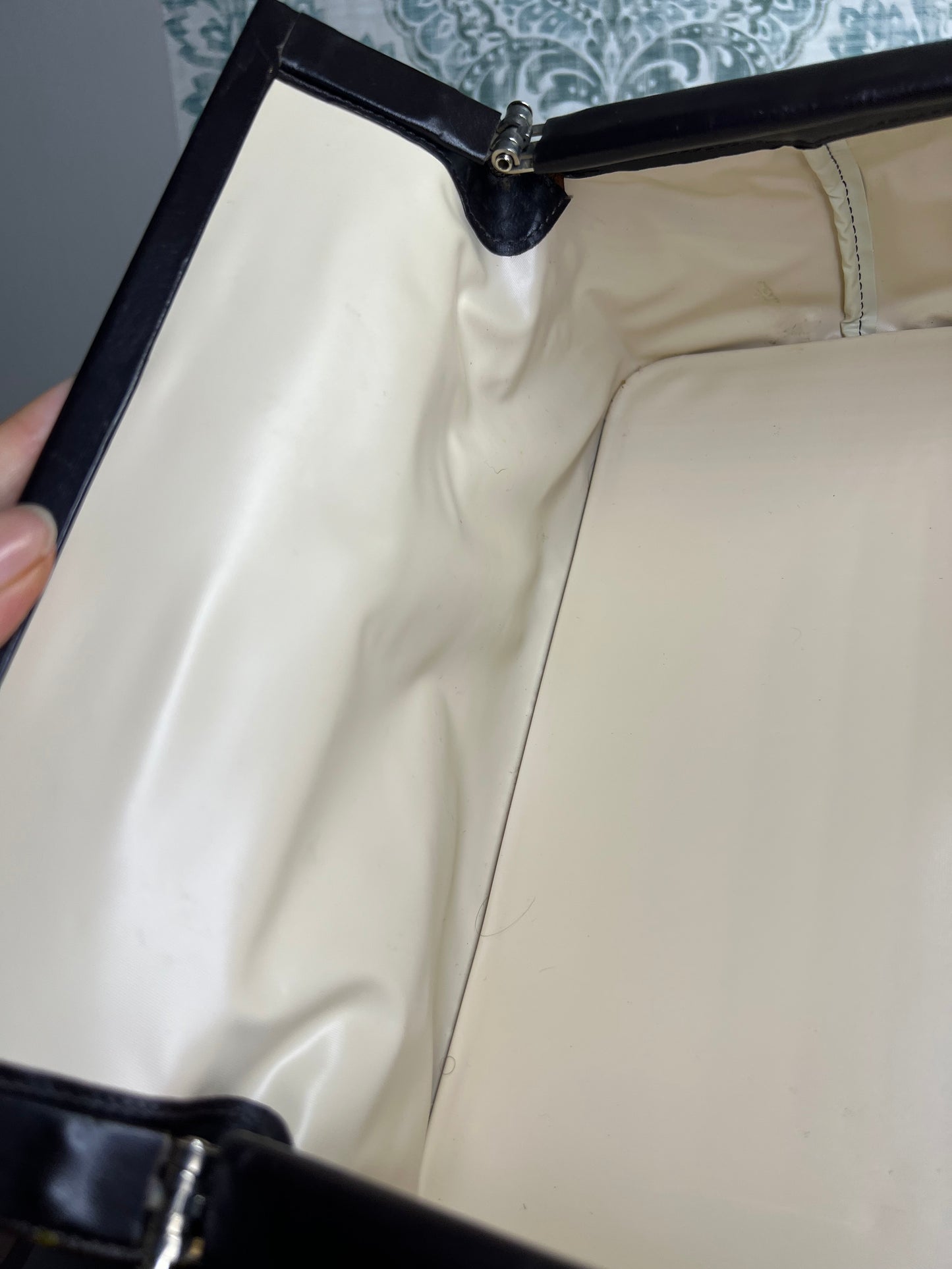 Louis Vuitton Toiletry / Dopp Kit