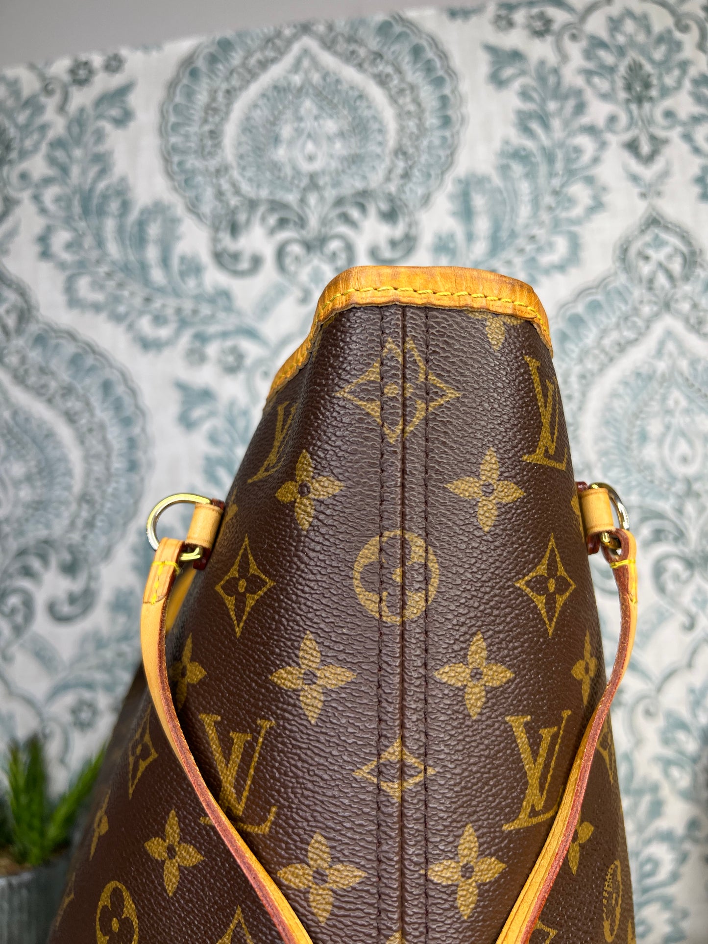 Louis Vuitton Neverfull Pivoine