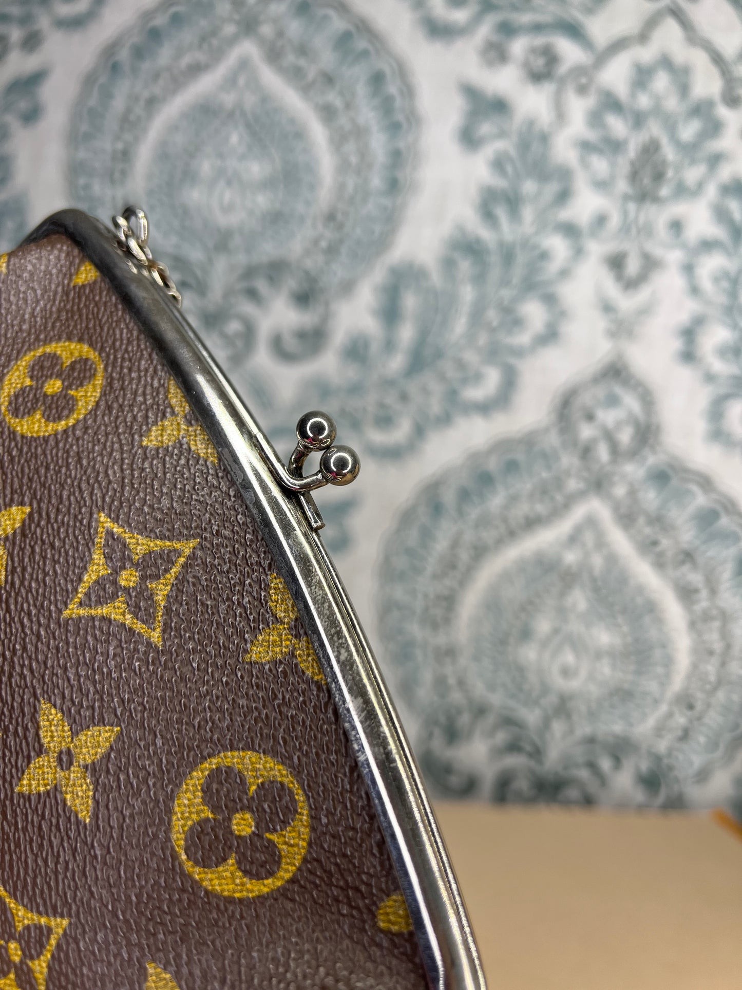 Louis Vuitton Kisslock Wristlet