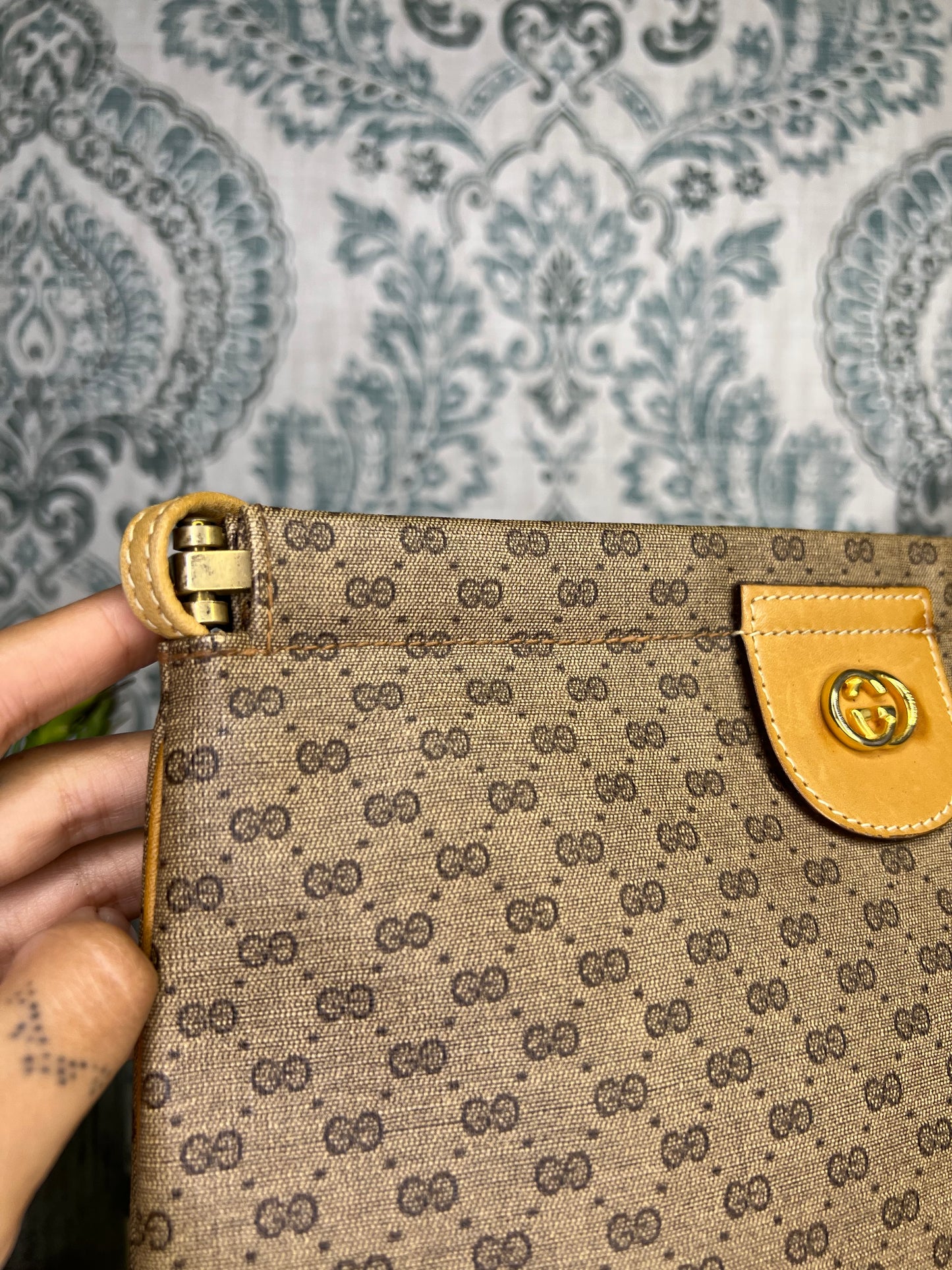 Micro Gucci Tan Vintage Crossbody