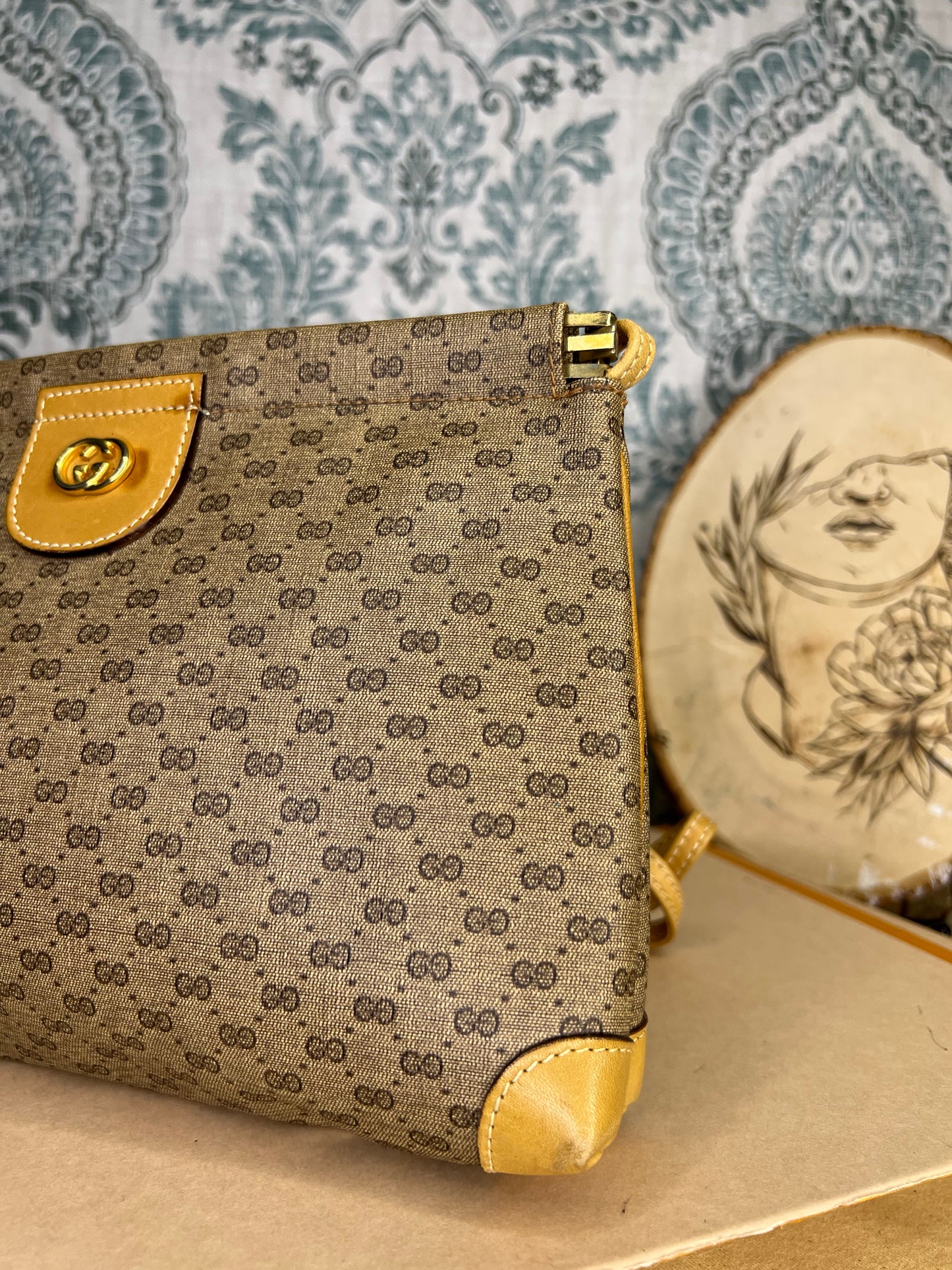 Micro Gucci Tan Vintage Crossbody