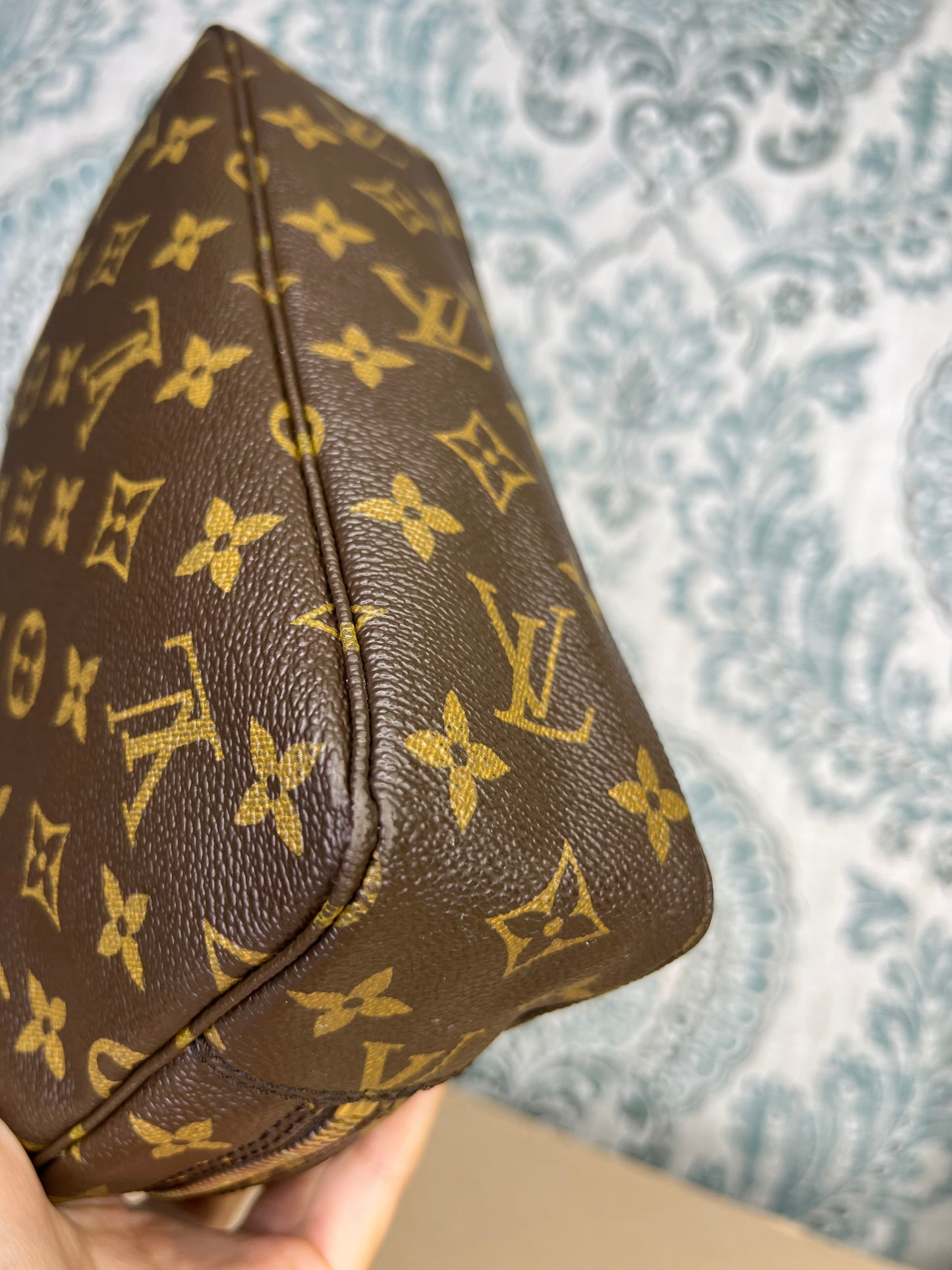 Louis Vuitton Trousse 23