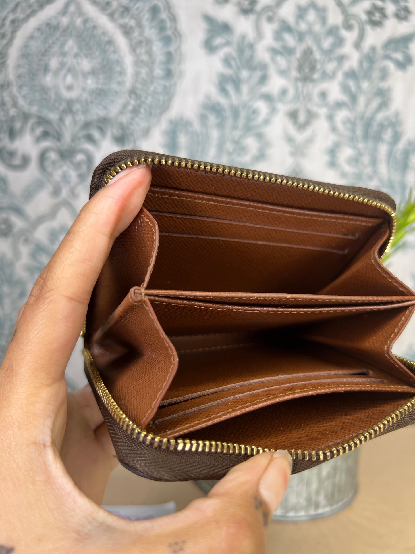 Louis Vuitton Zippy Coin Purse / Compact Wallet