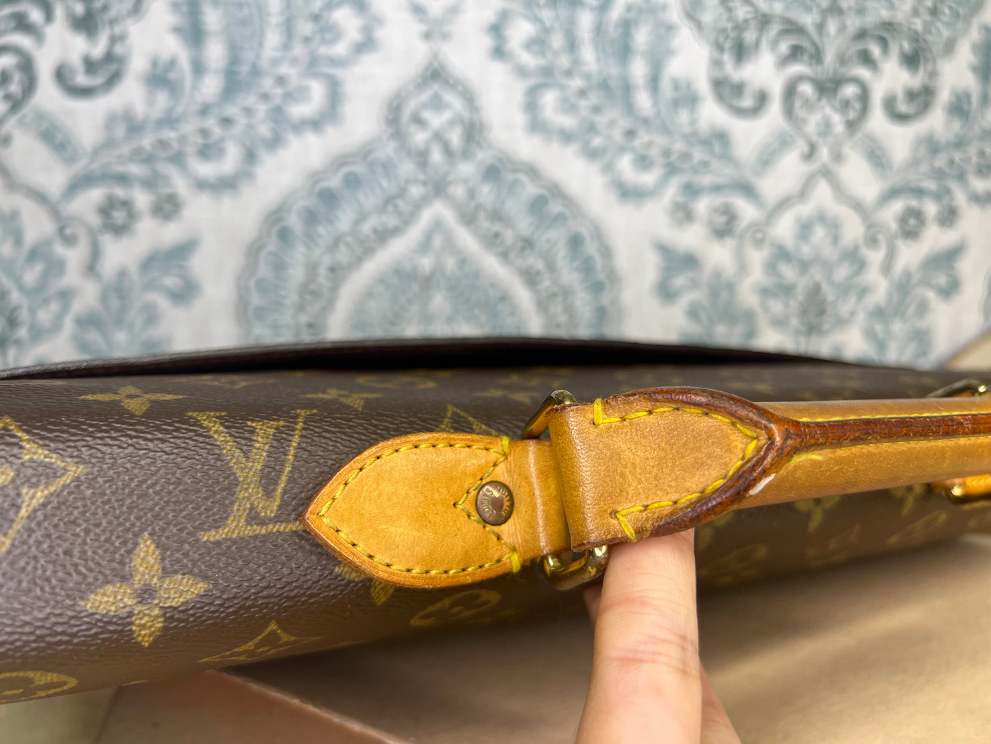 Louis Vuitton Serviette Conseiller Briefcase