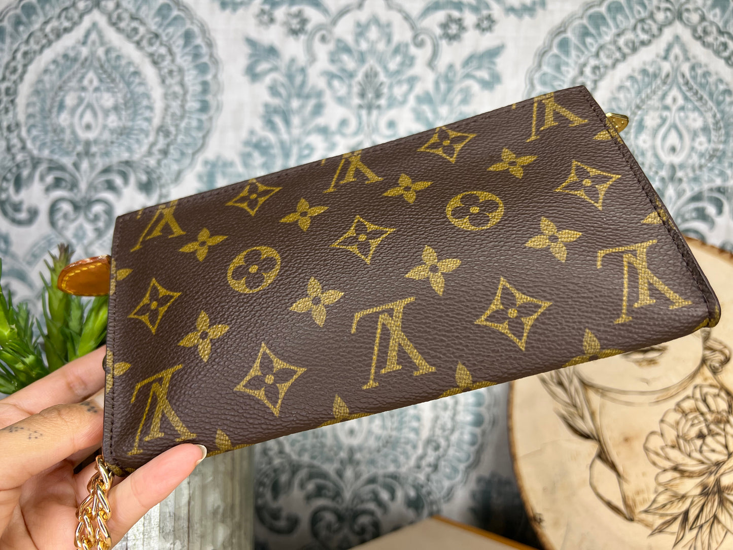 Louis Vuitton Bucket GM Pouch