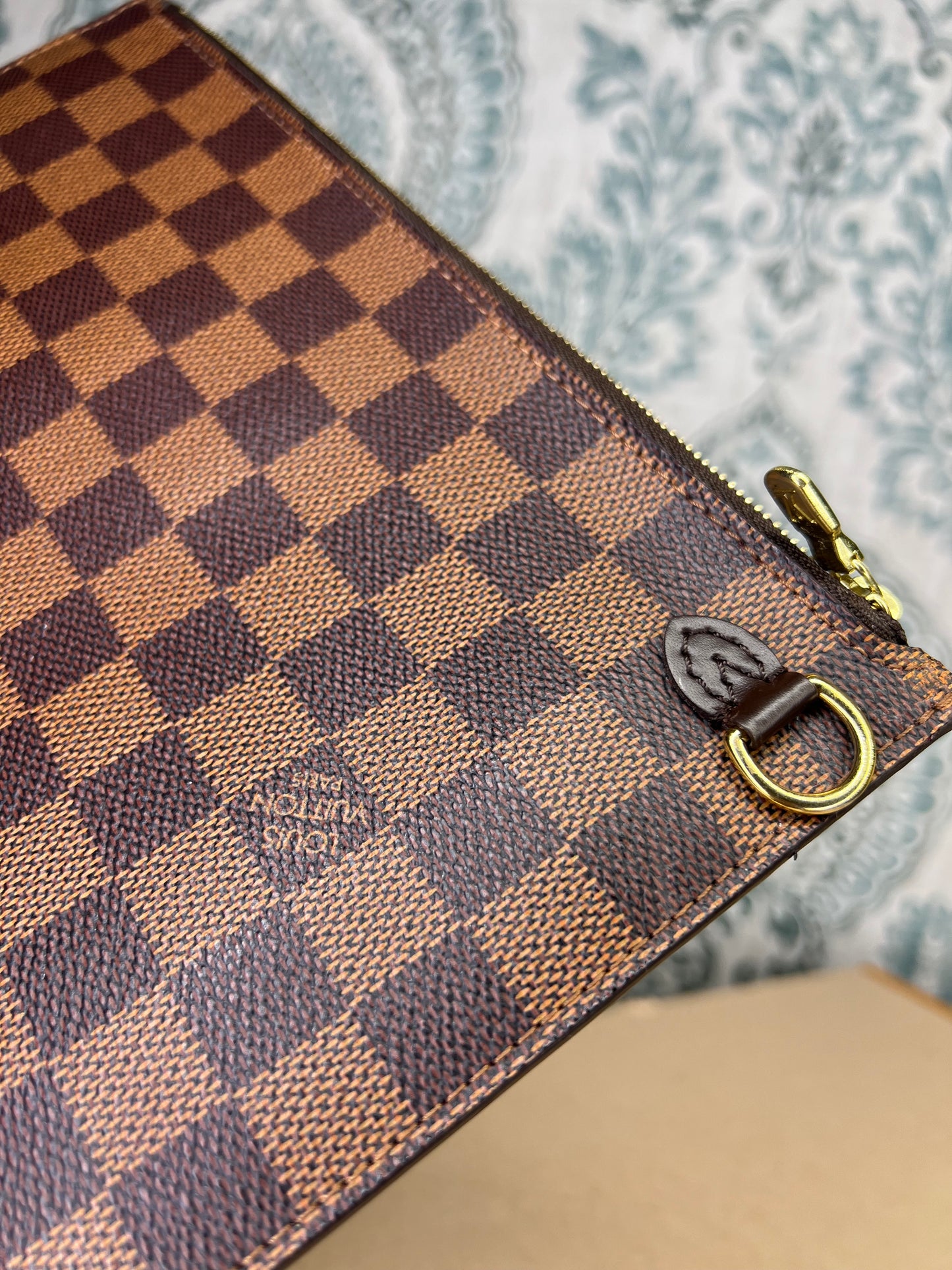 Louis Vuitton Neverfull Pochette Pouch Damier Ebene