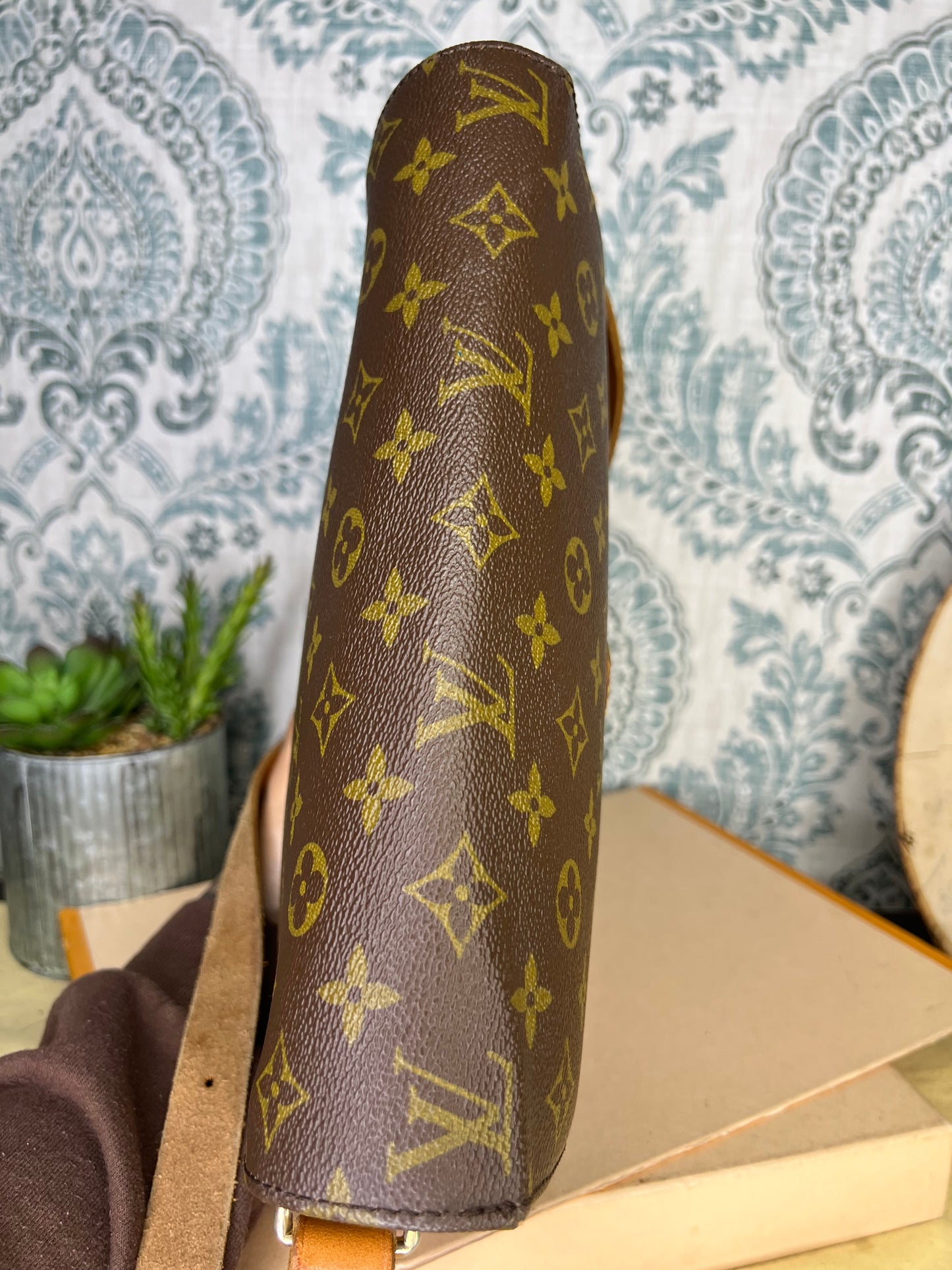 Louis Vuitton Cartouchiere GM