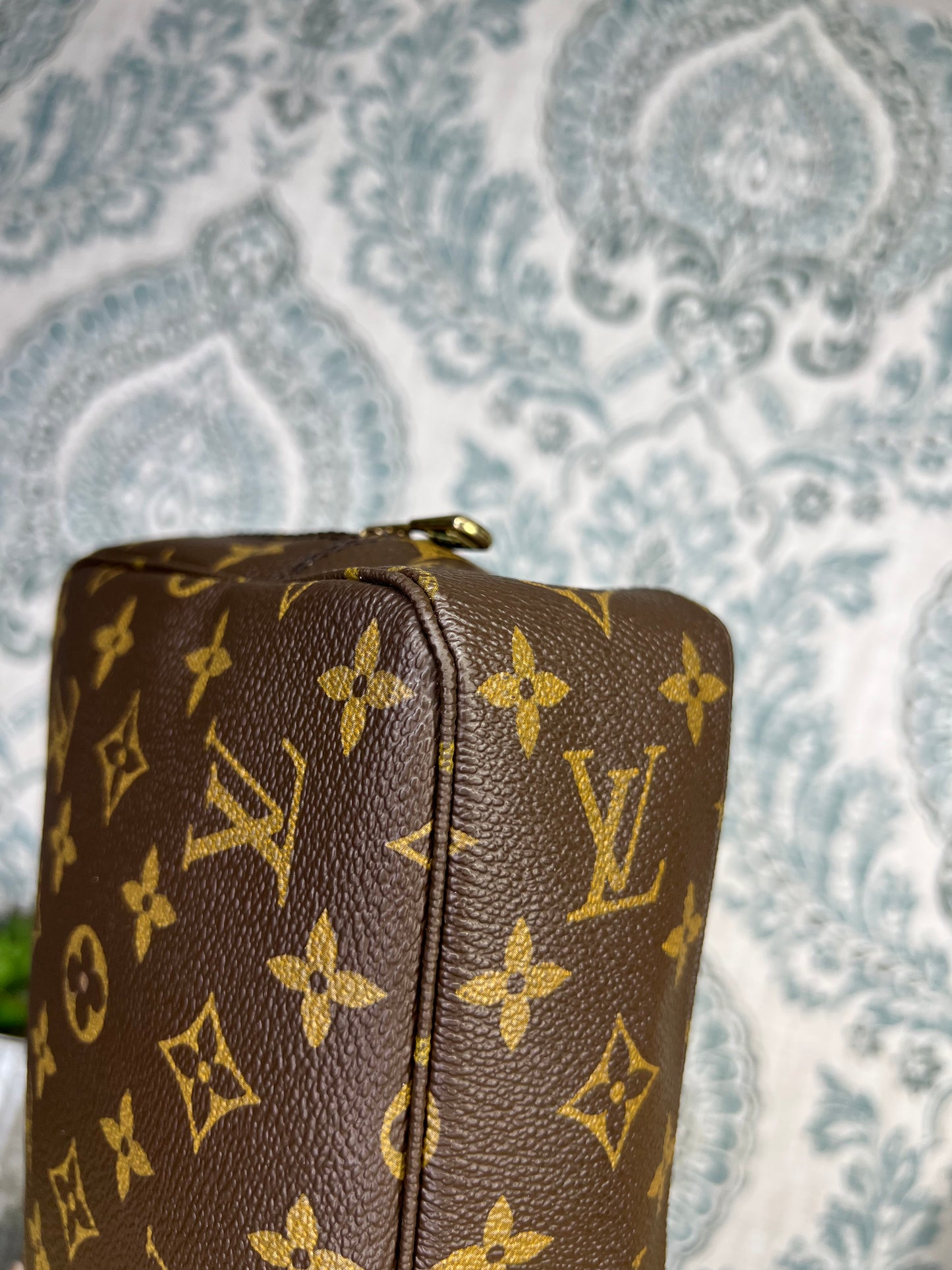 Louis Vuitton Trousse 23
