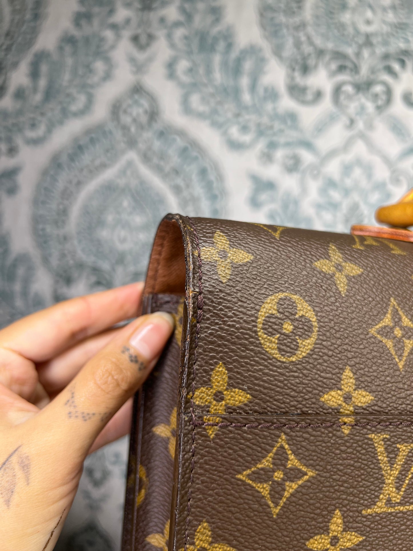 Louis Vuitton Serviette Conseiller Briefcase
