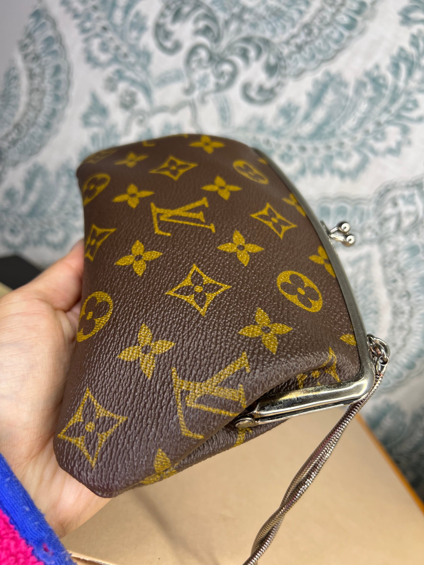 Louis Vuitton Kisslock Wristlet