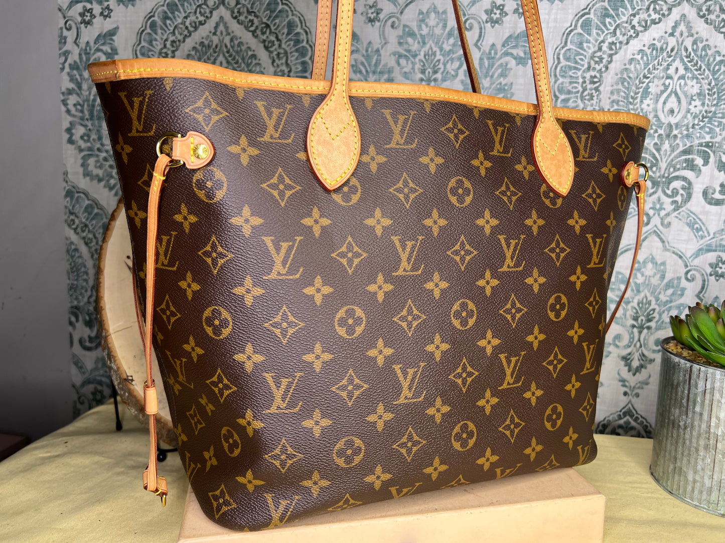 Neverfull MM Cherry Red
