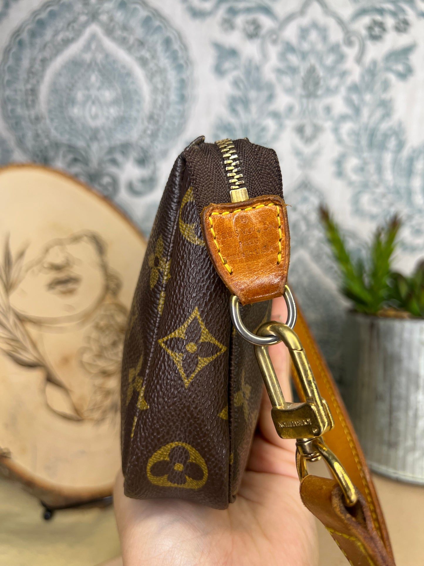 Pochette Accessories Crossbody