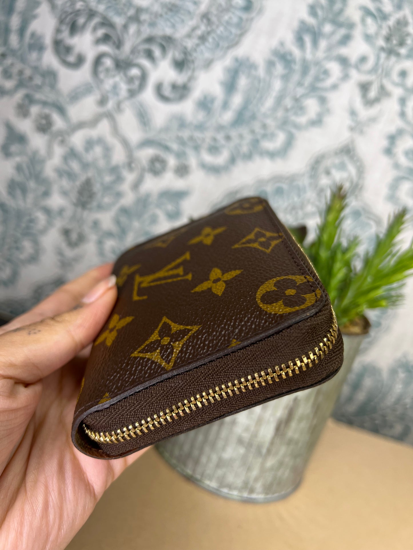 Louis Vuitton Zippy Coin Purse / Compact Wallet