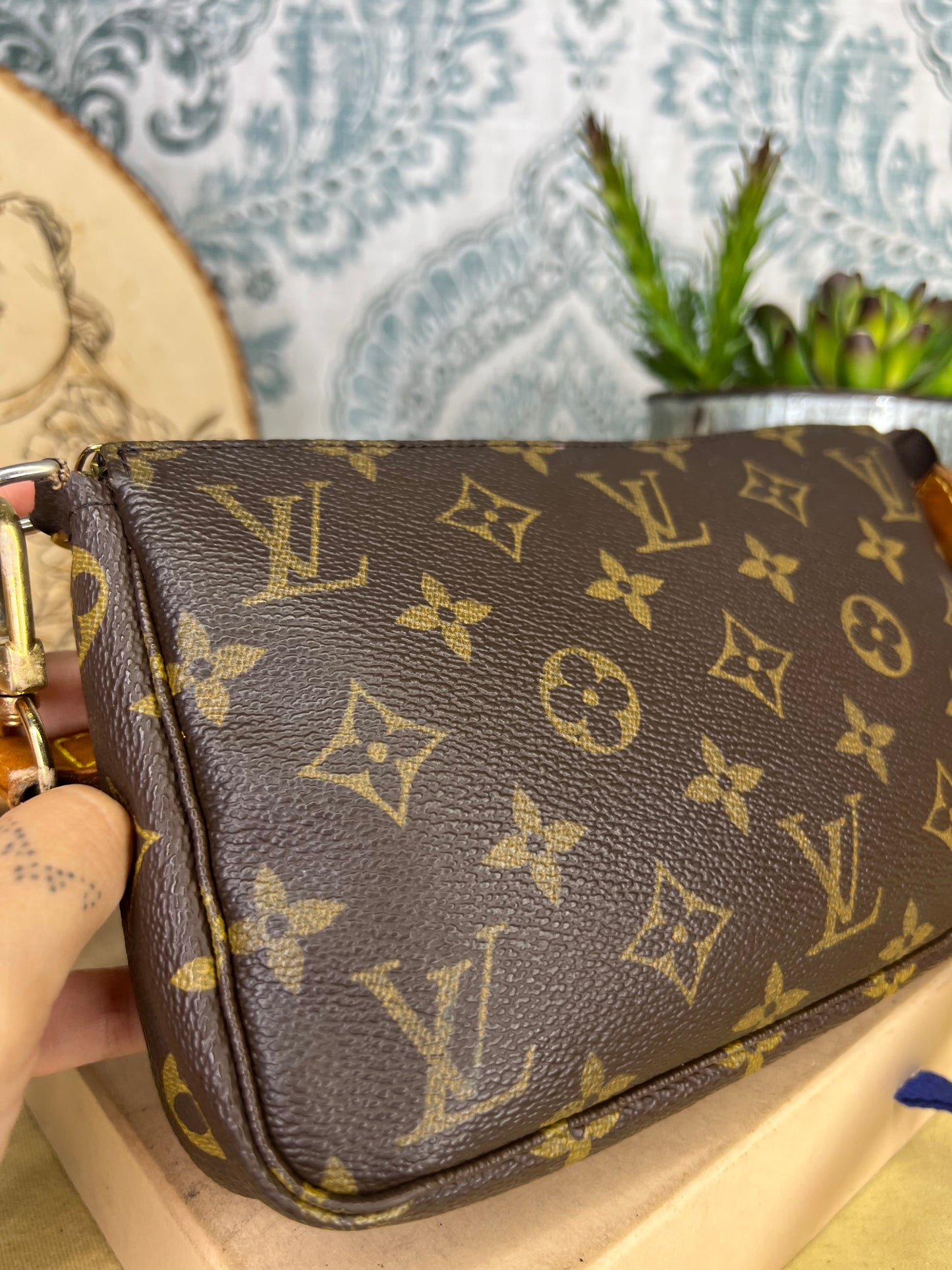 Pochette Accessories Crossbody