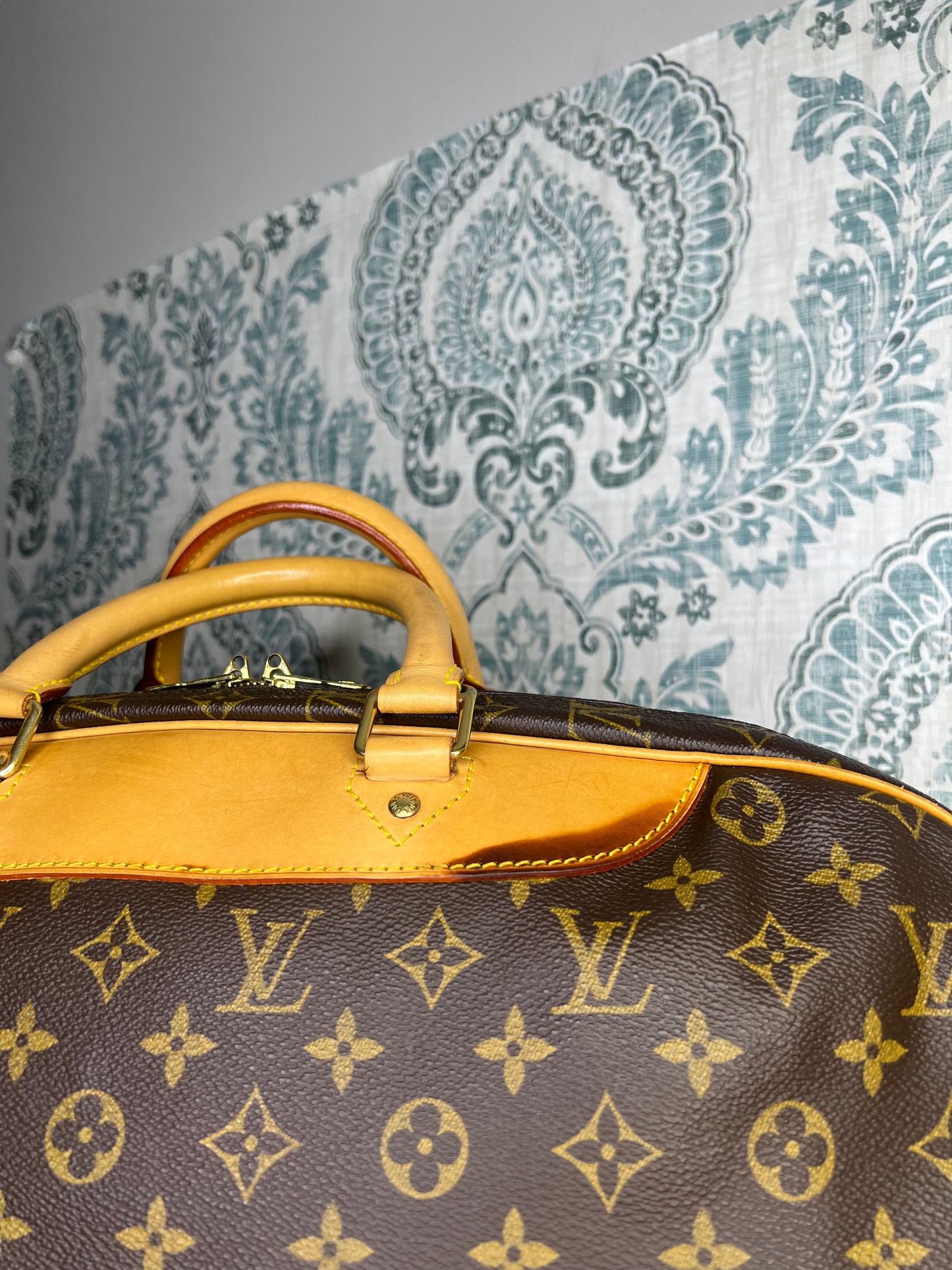 Louis Vuitton Alize 24