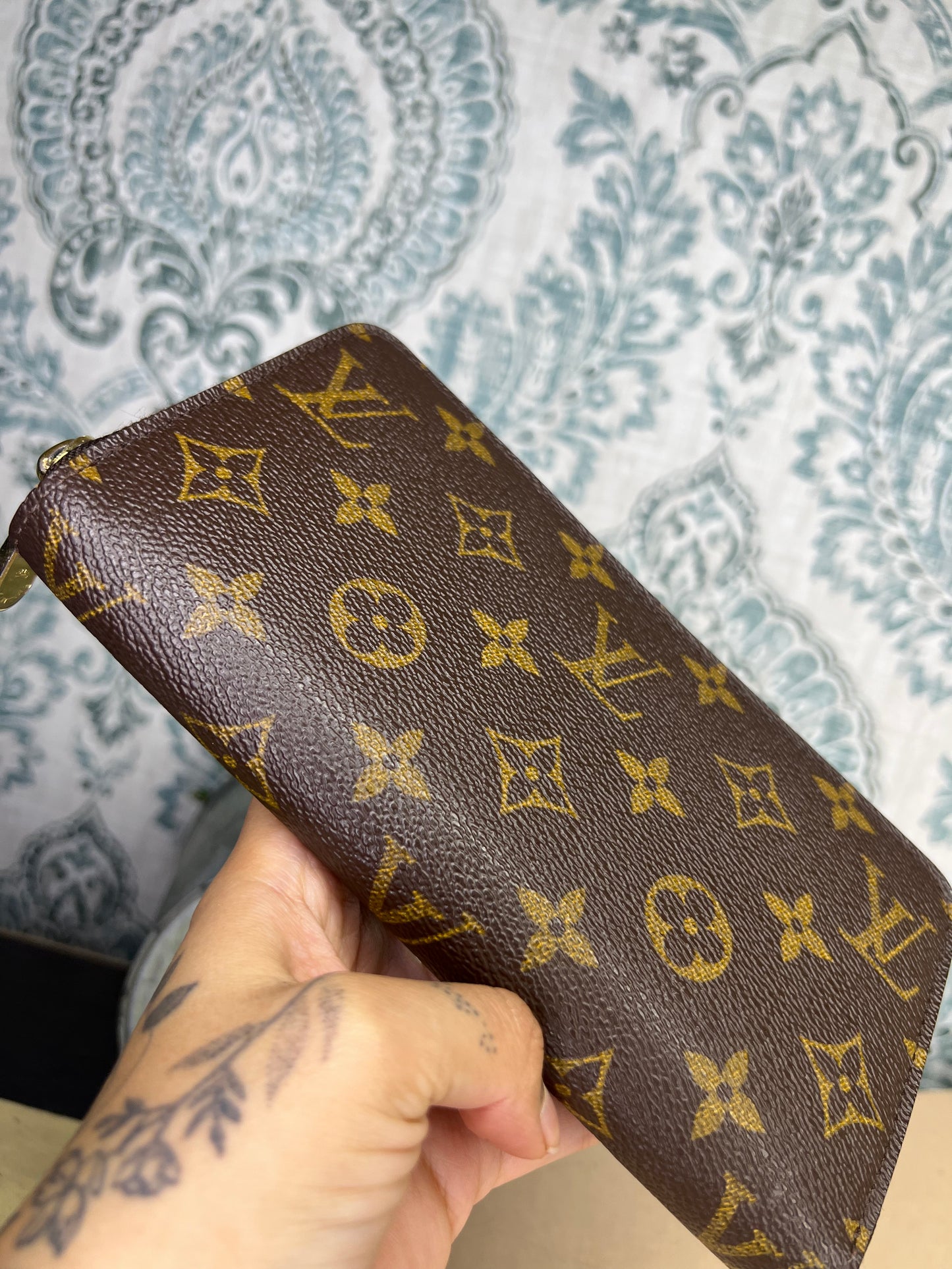 Louis Vuitton Zippy Wallet