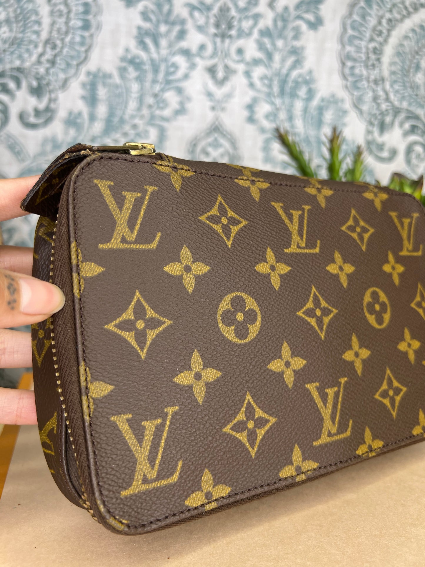 Monte Carlo Jewelry Case