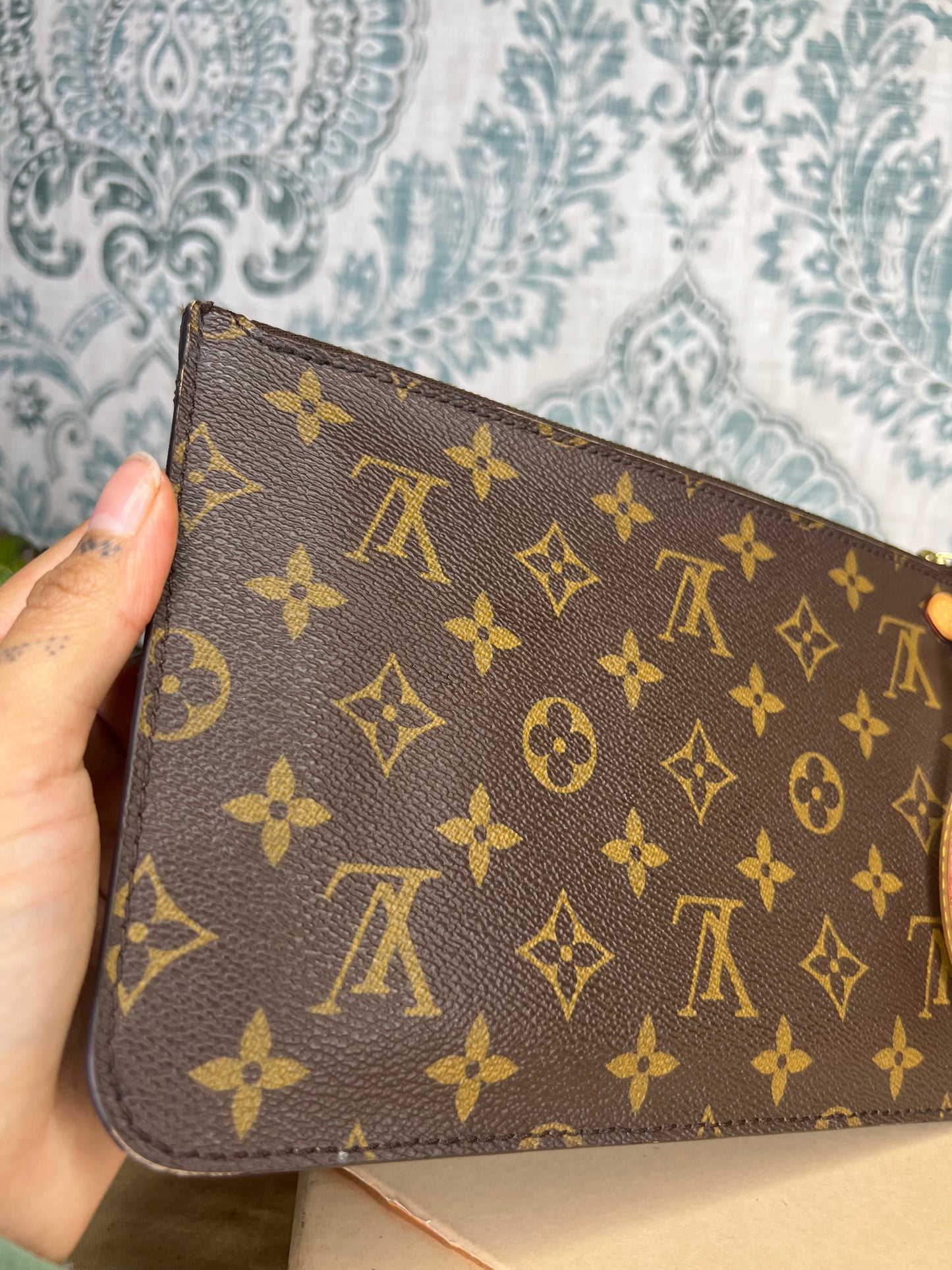 Louis Vuitton Neverfull MM Pochette