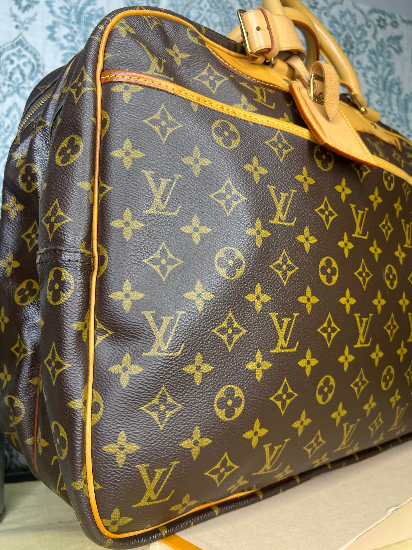 Louis Vuitton Alize 24