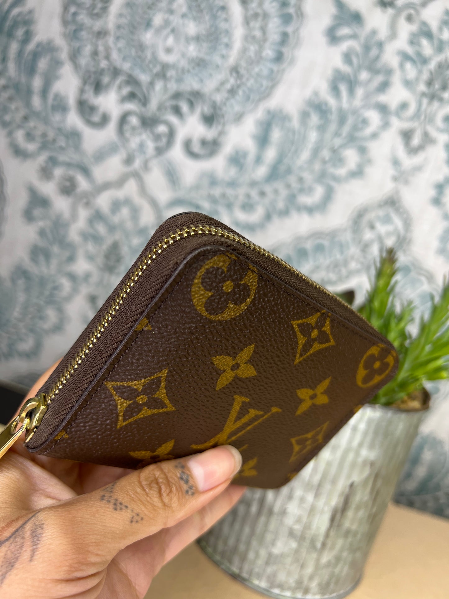Louis Vuitton Zippy Coin Purse / Compact Wallet