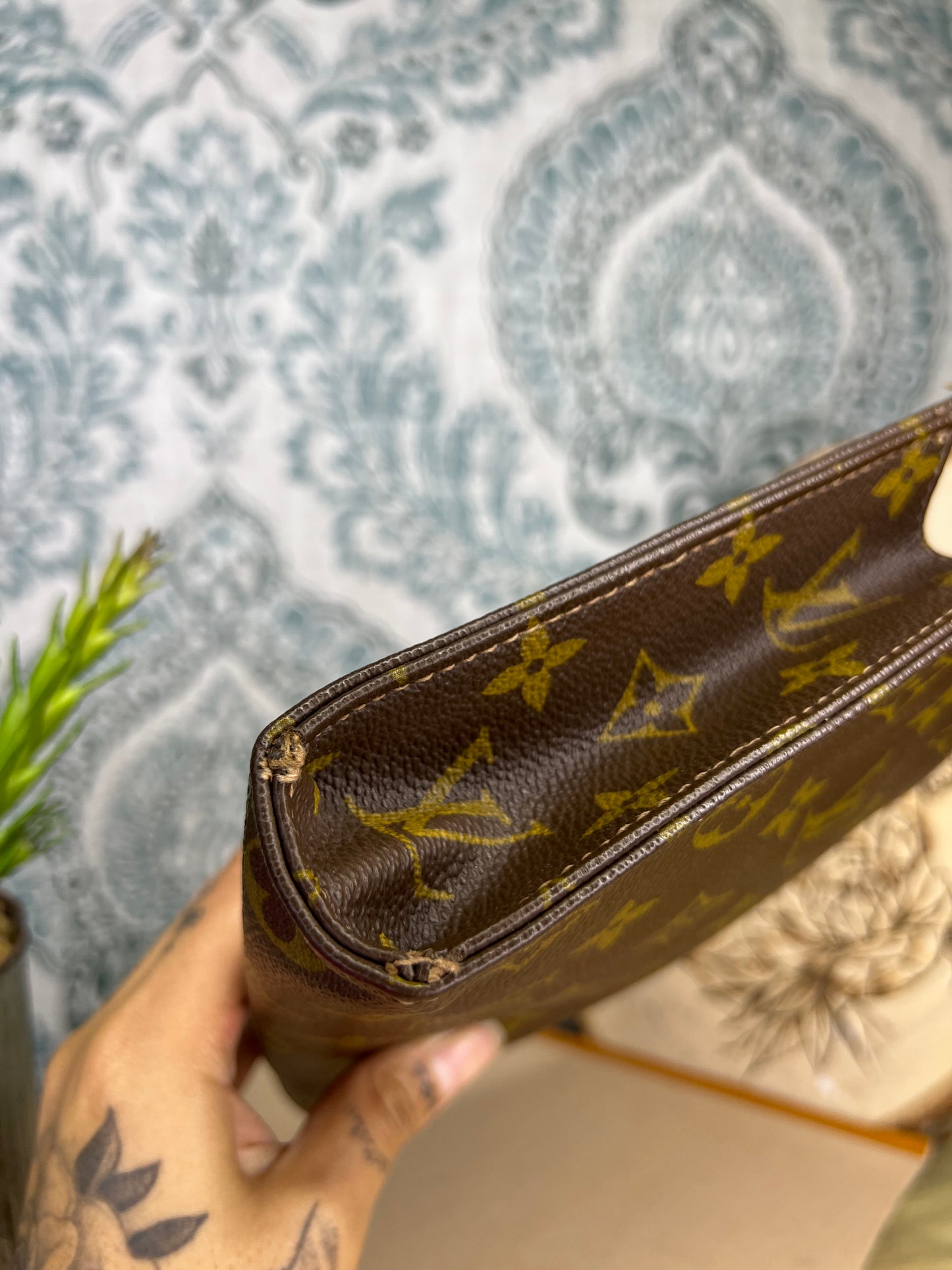 Louis Vuitton French Company Toiletry 19