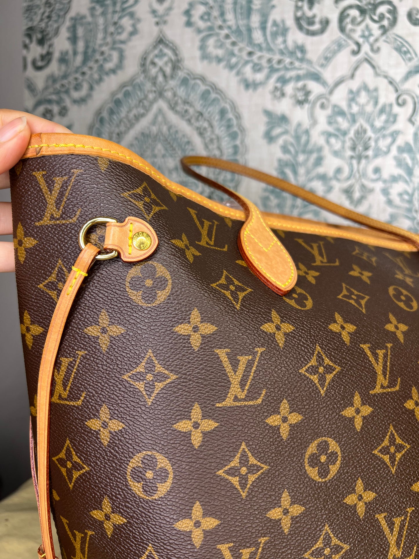Neverfull MM Cherry Red